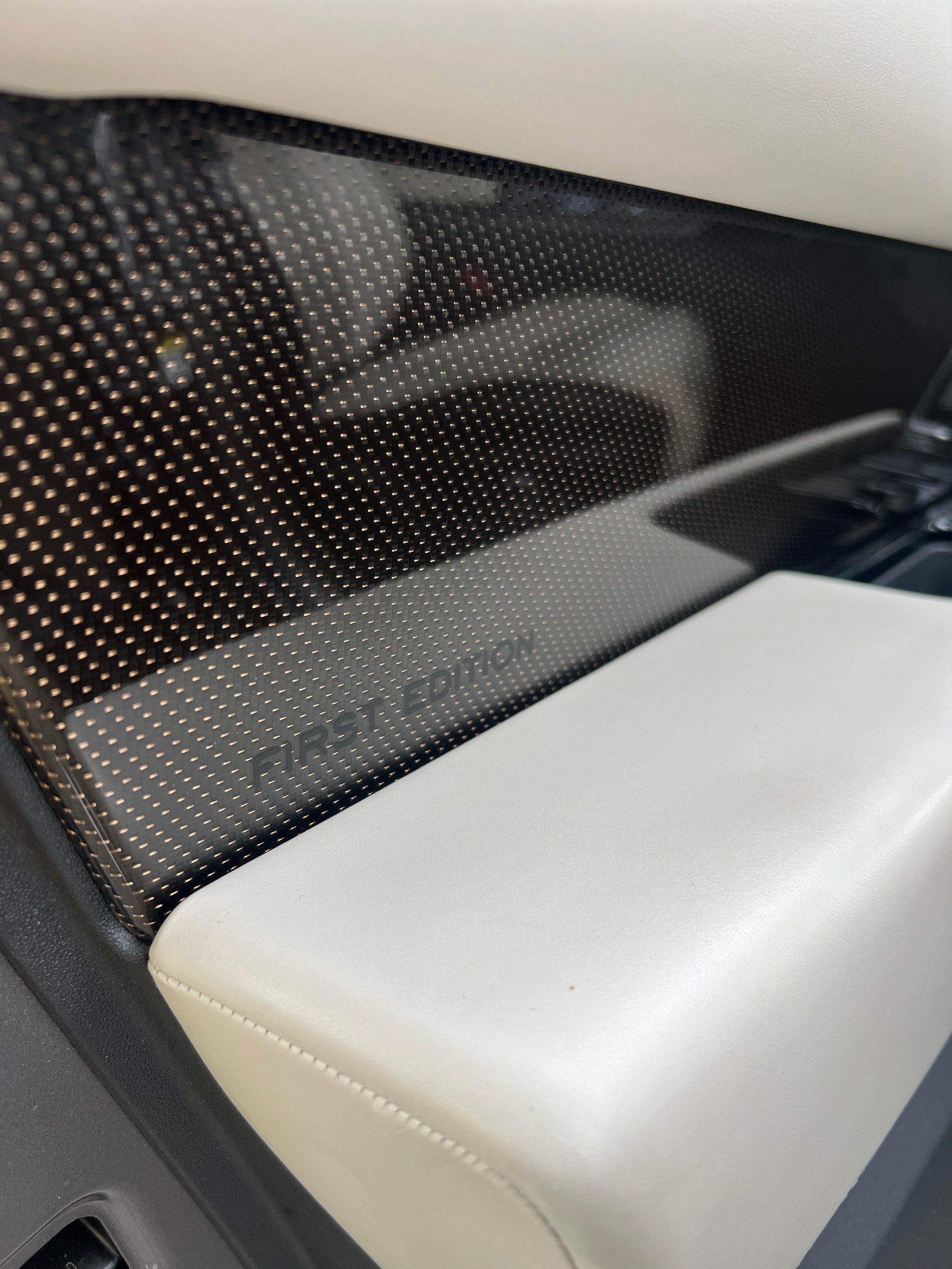 LAND ROVER Range Rover Velar D 300 First Edition Automatic-image-9