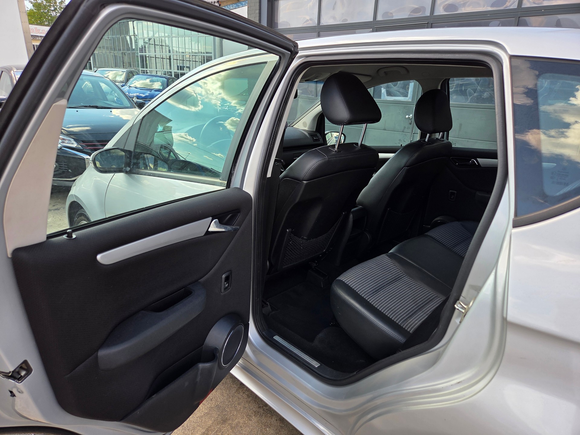 MERCEDES-BENZ A 200 Avantgarde Automat-image-13