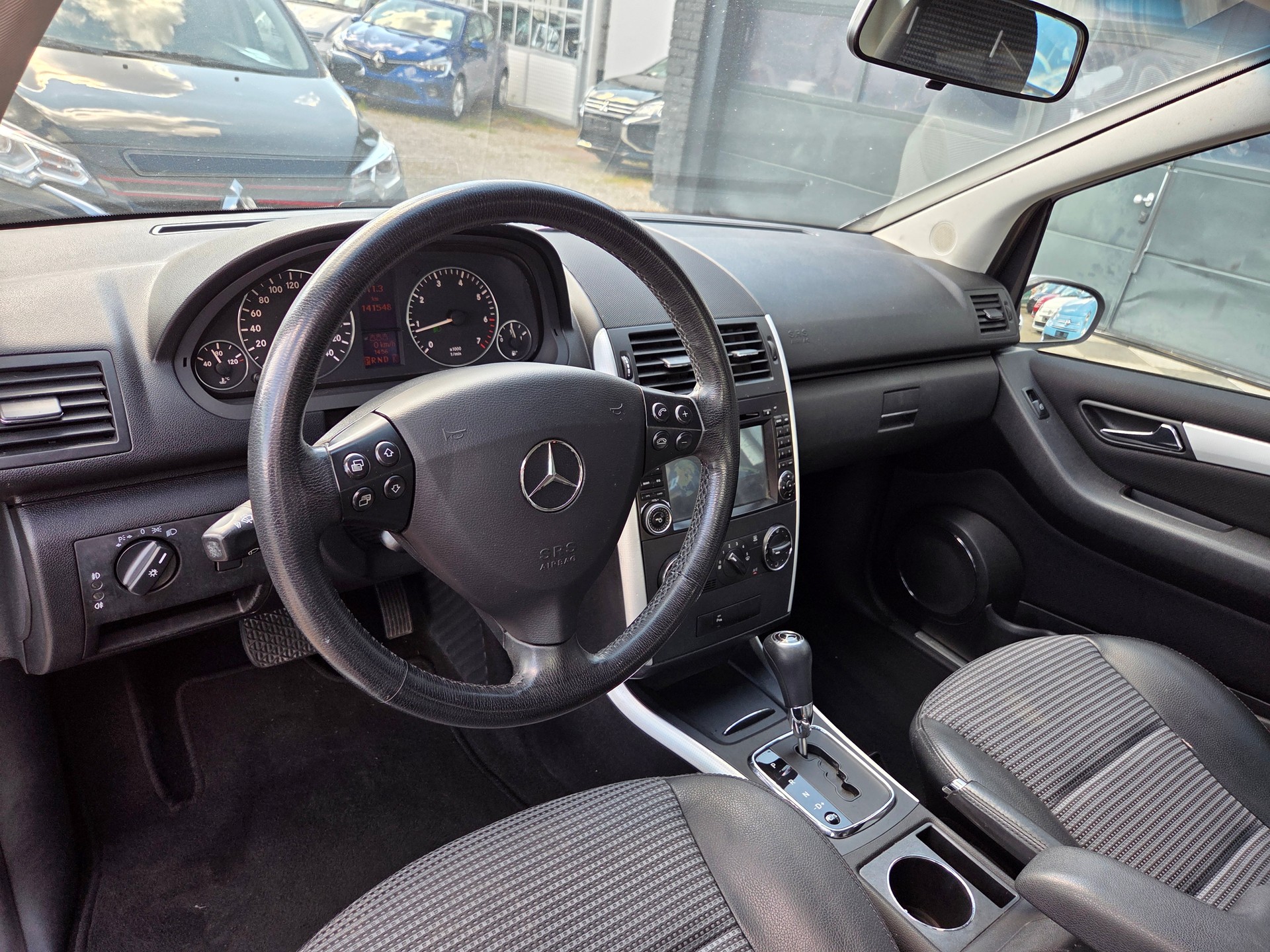 MERCEDES-BENZ A 200 Avantgarde Automat-image-11