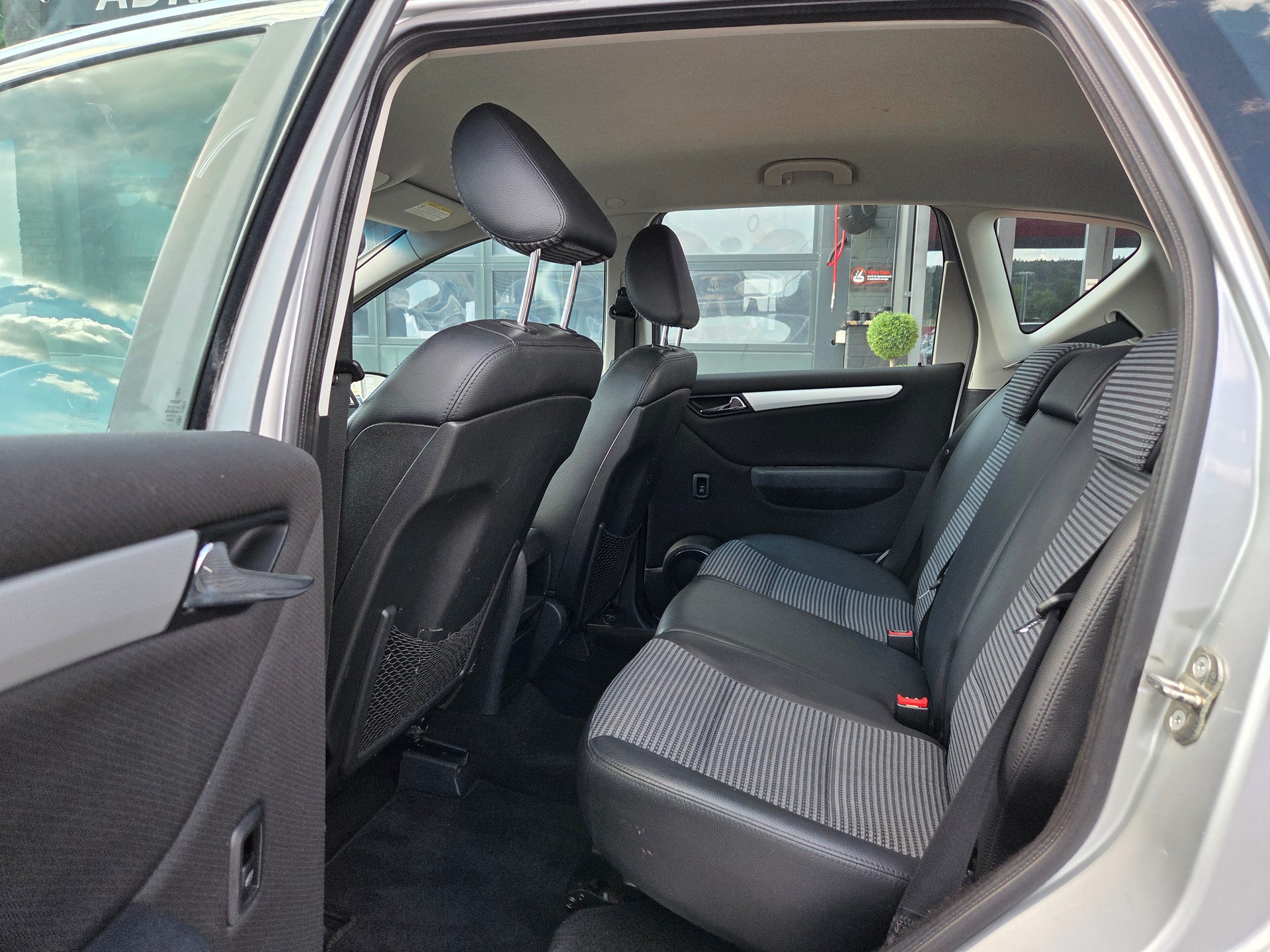 MERCEDES-BENZ A 200 Avantgarde Automat-image-14