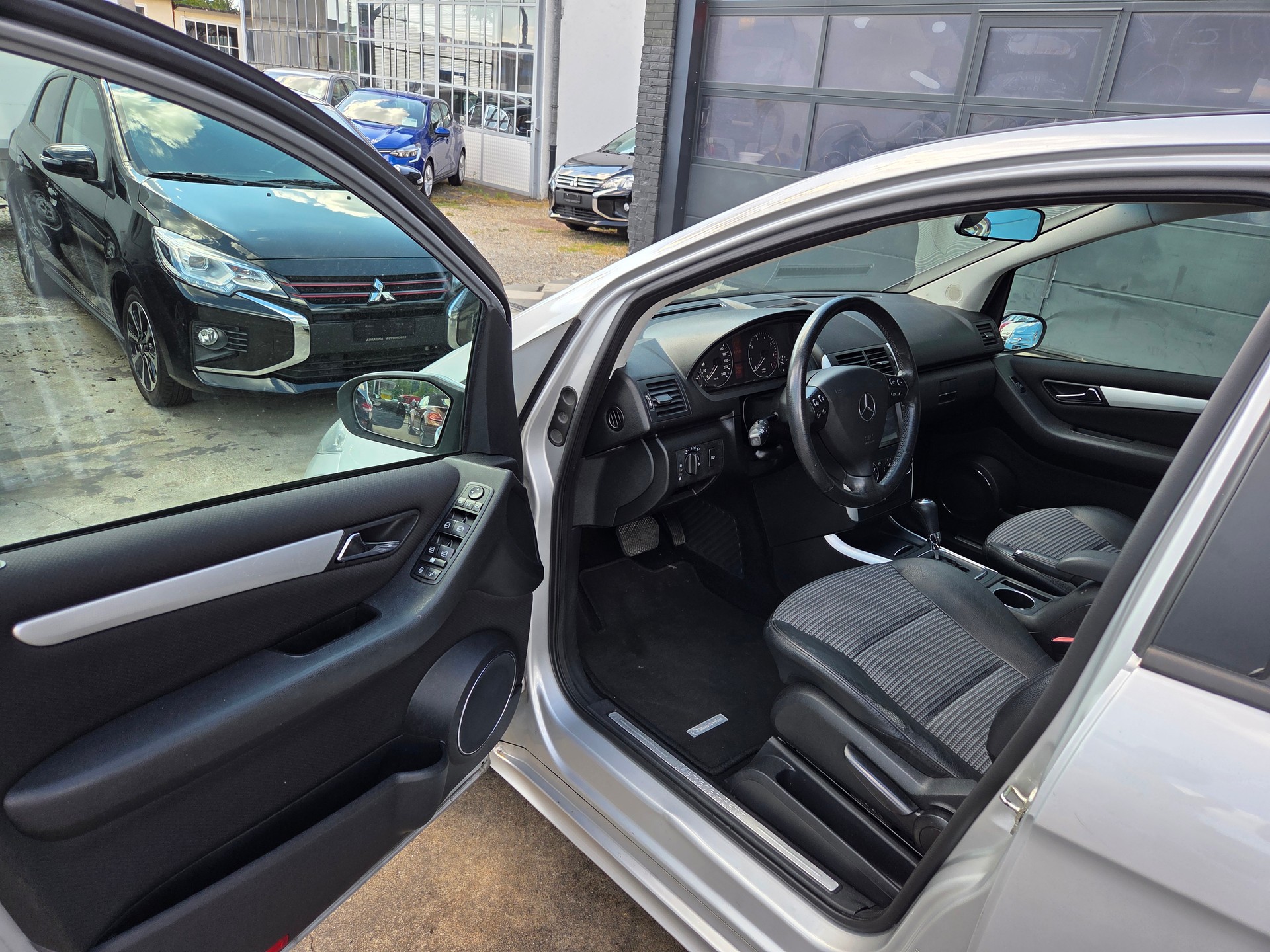 MERCEDES-BENZ A 200 Avantgarde Automat-image-10