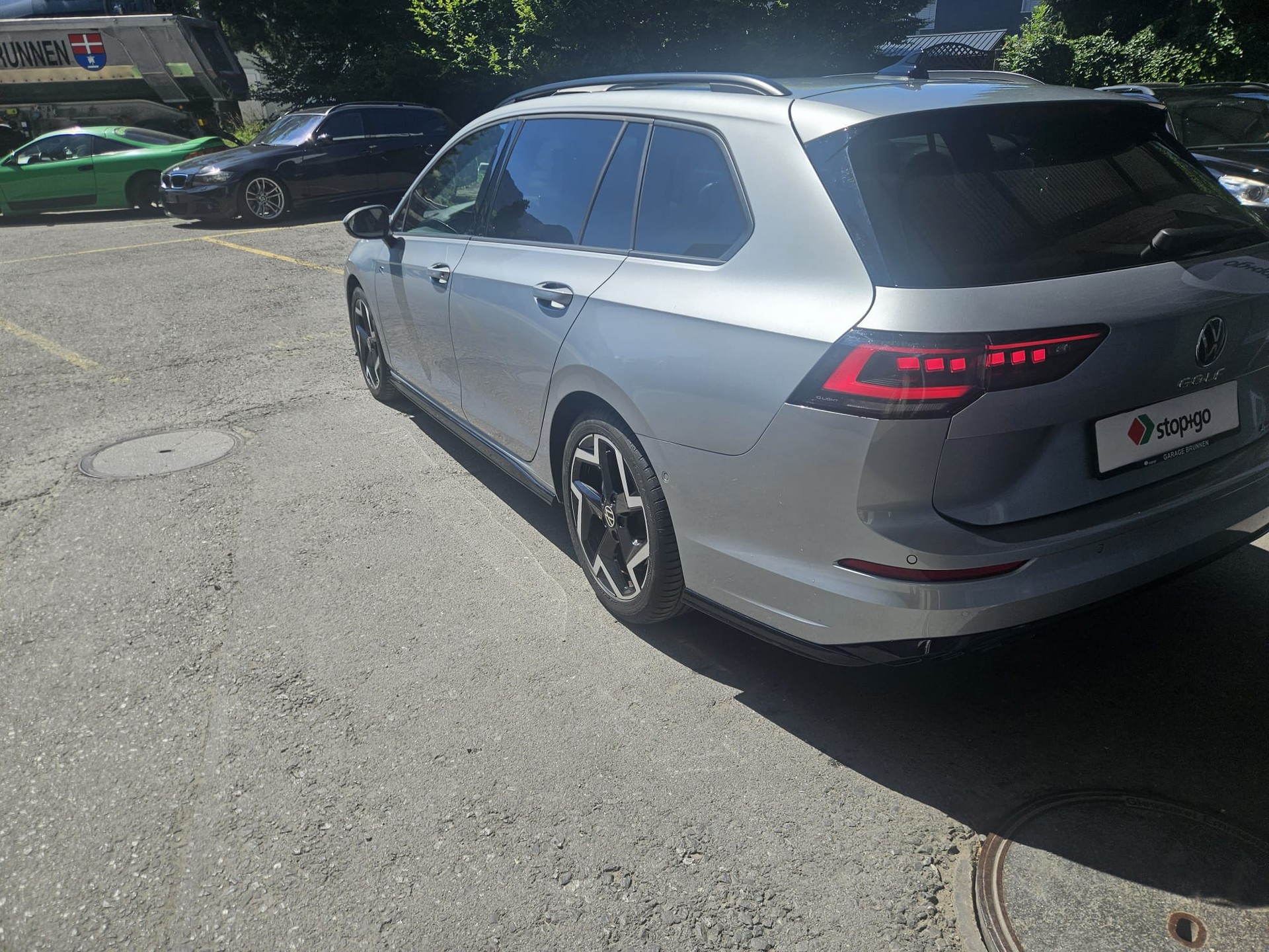 VW Golf Variant 2.0 TSI R-Line DSG 4 Motion-image-6
