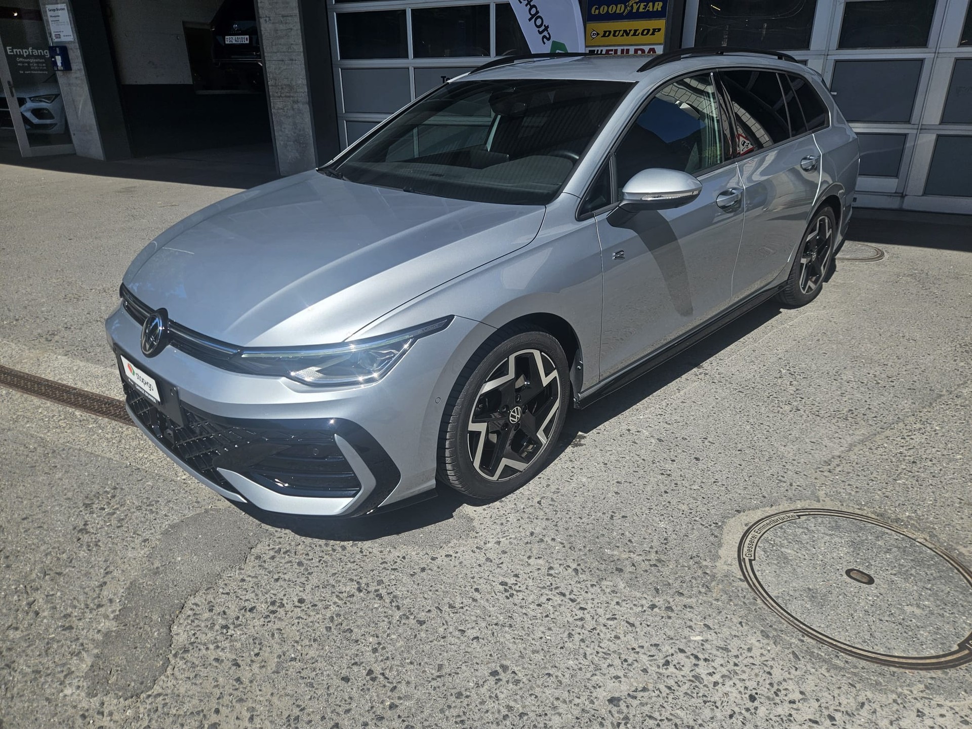 VW Golf Variant 2.0 TSI R-Line DSG 4 Motion-image-0