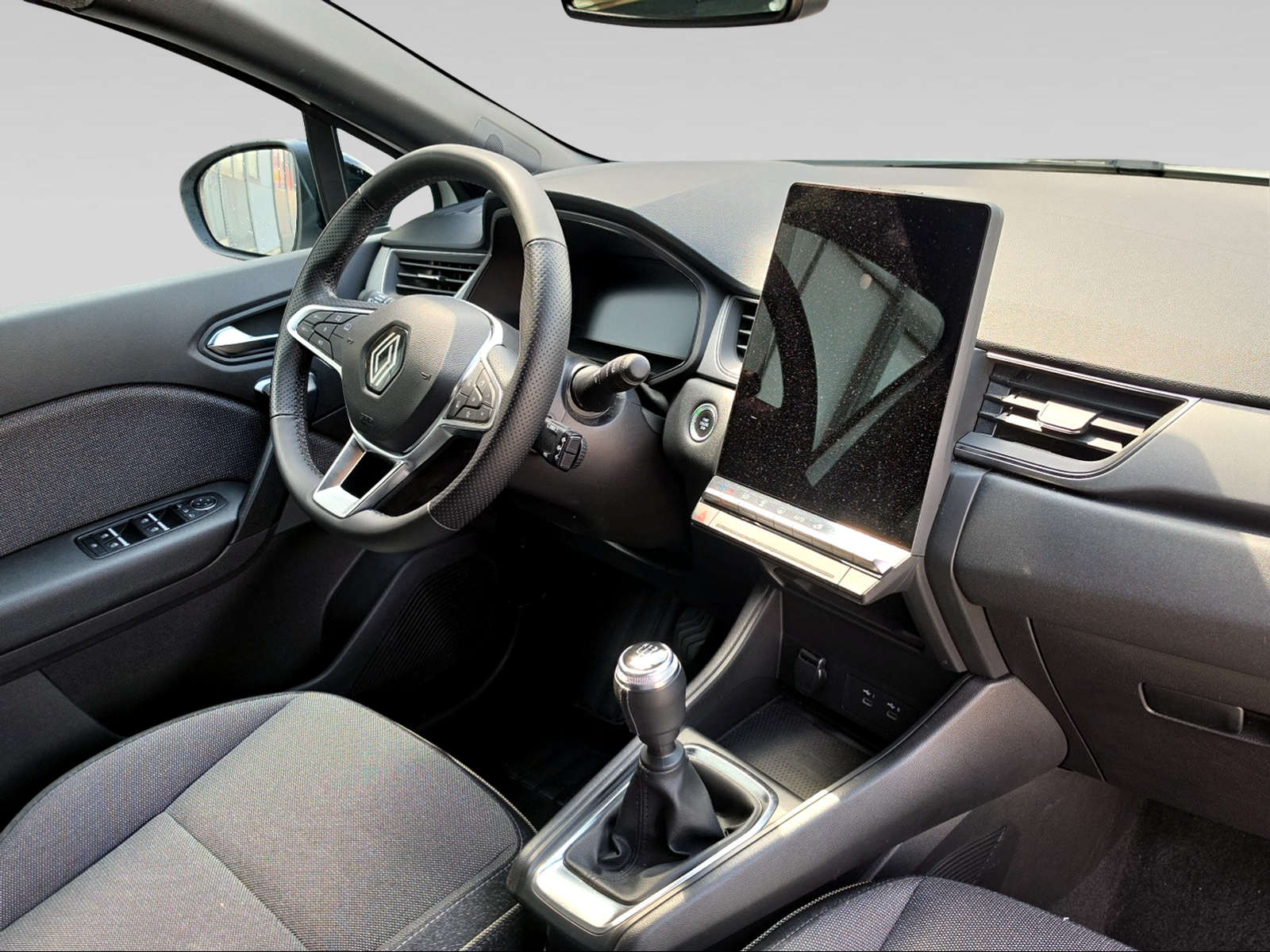 RENAULT Captur 1.3 TCe 140 techno-image-8