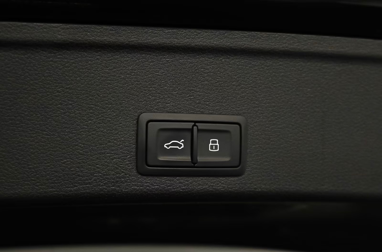 AUDI A4 Avant 40 TFSI S line S-tronic quattro-image-12