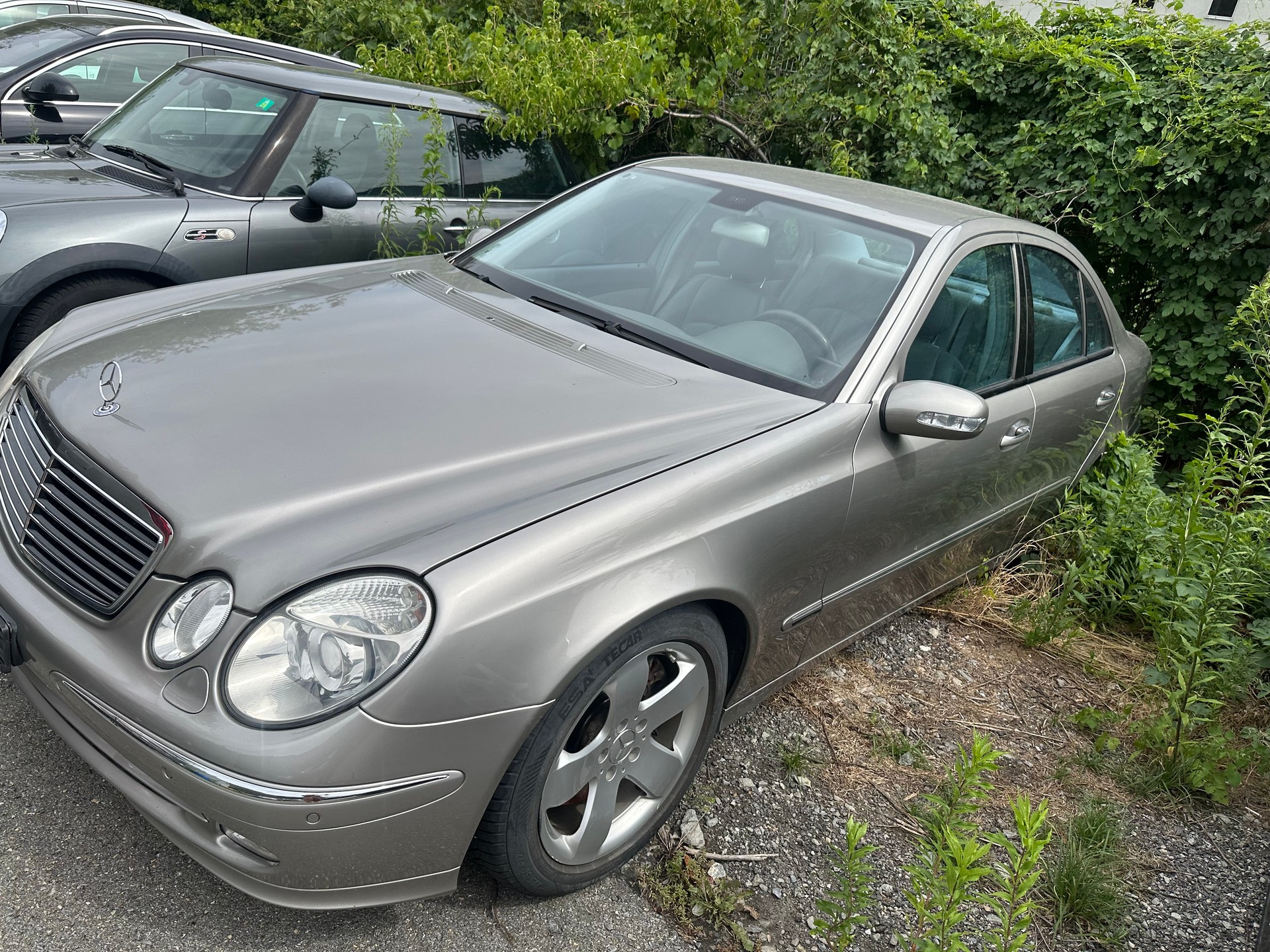 MERCEDES-BENZ E 500 Avantgarde 4Matic Automatic-image-4