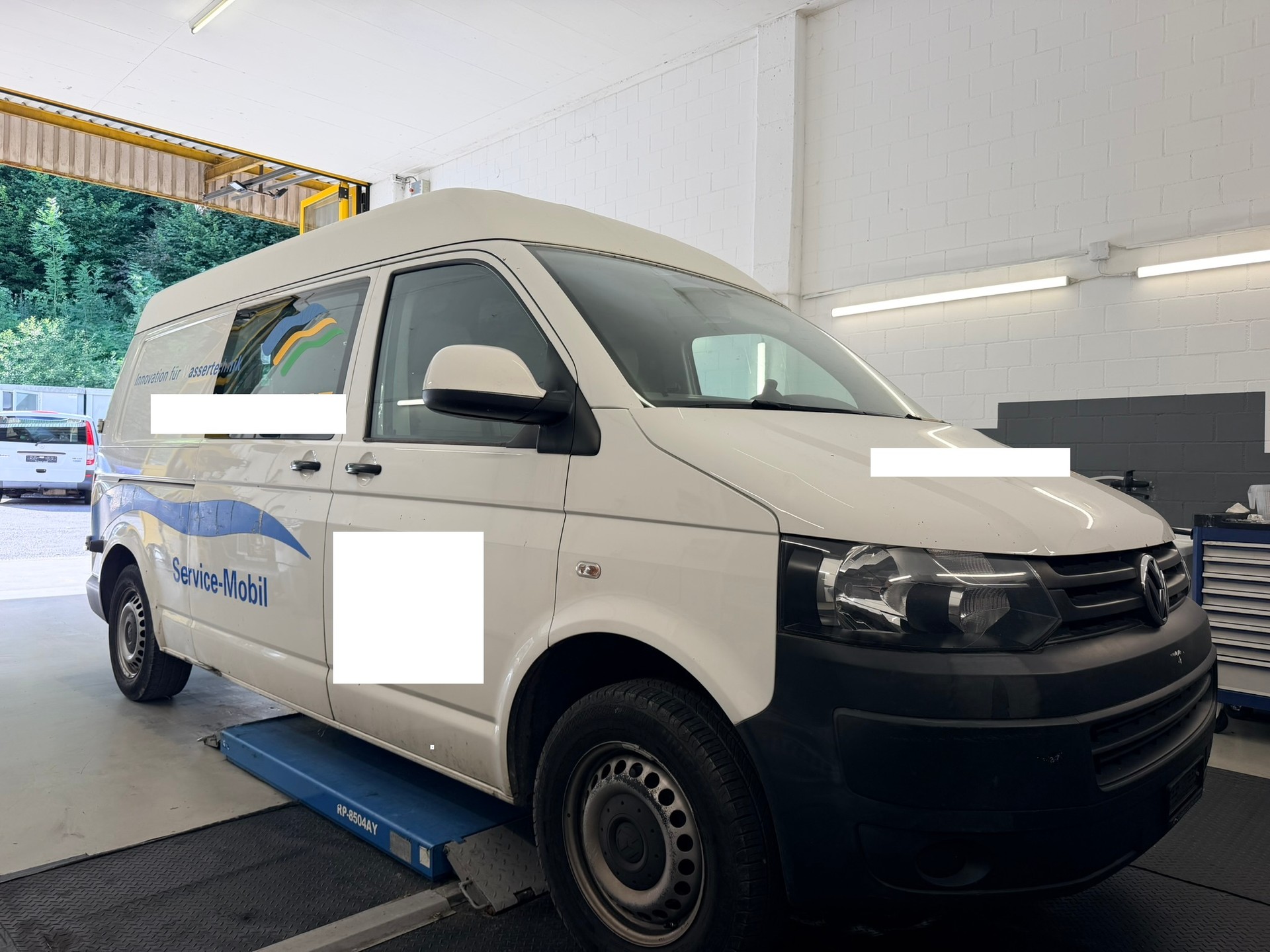VW T5 2.0 TDI-image-1