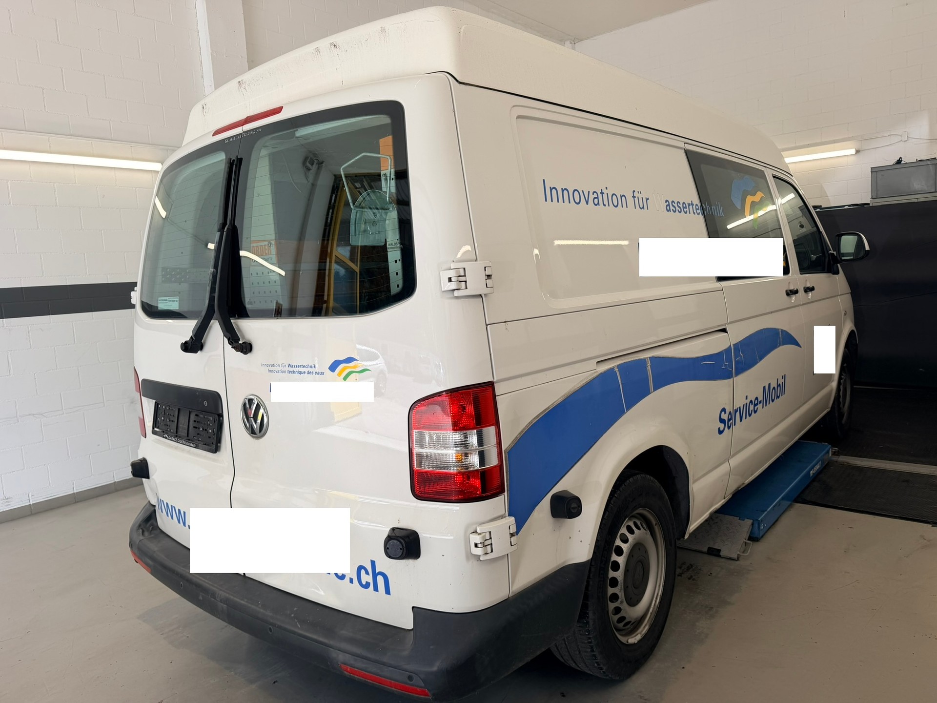 VW T5 2.0 TDI-image-2
