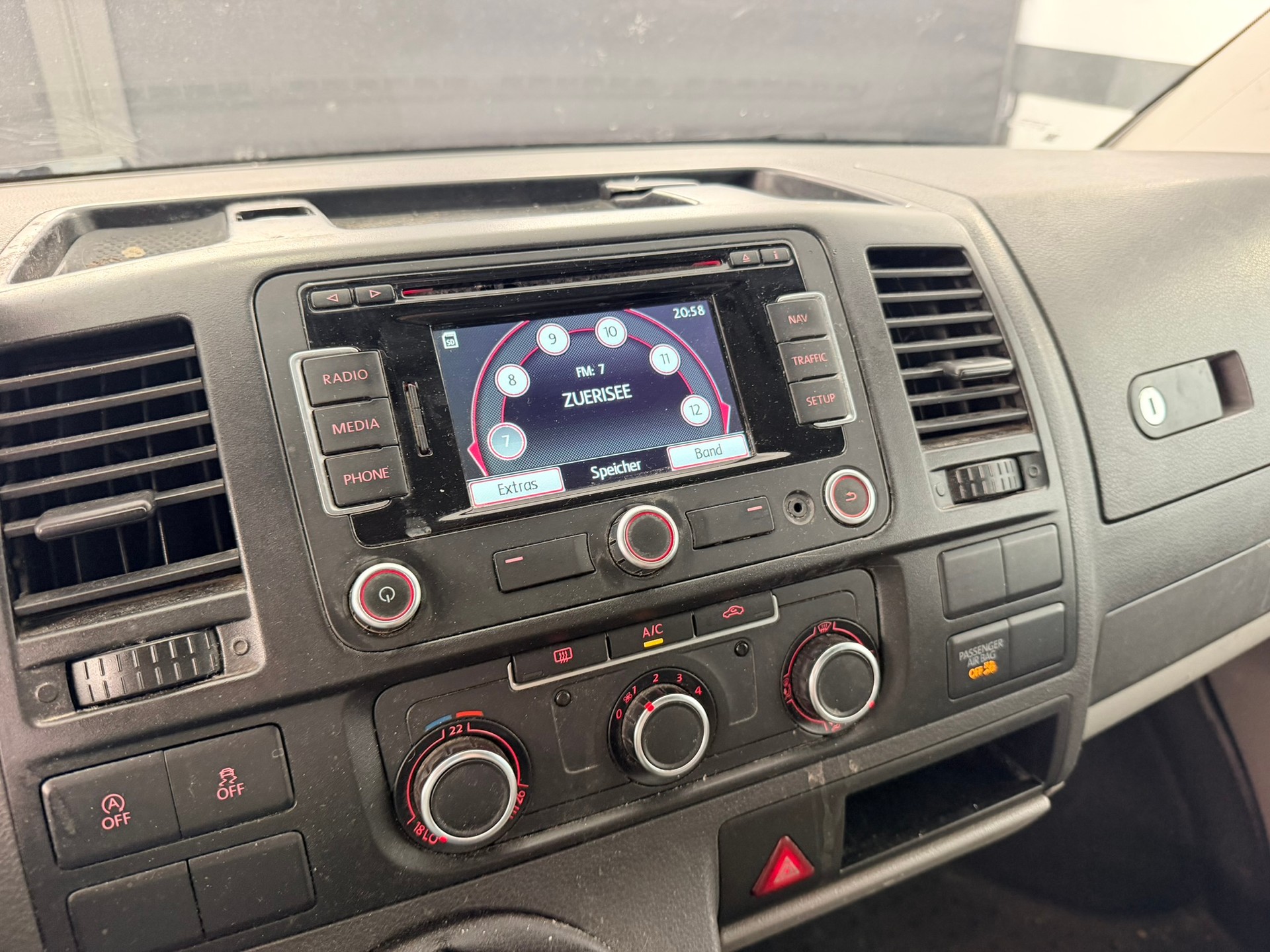 VW T5 2.0 TDI-image-9