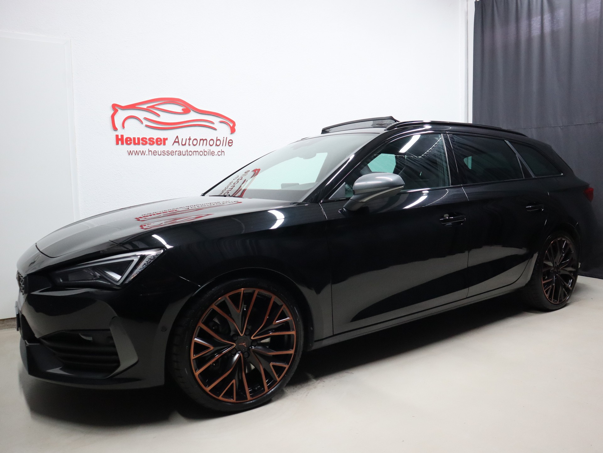 CUPRA LEON ST 2.0 TSI VZ DSG 4Drive - Panorama - Navi - Leder - Sportsitze - Kamera - 310 PS-image-1