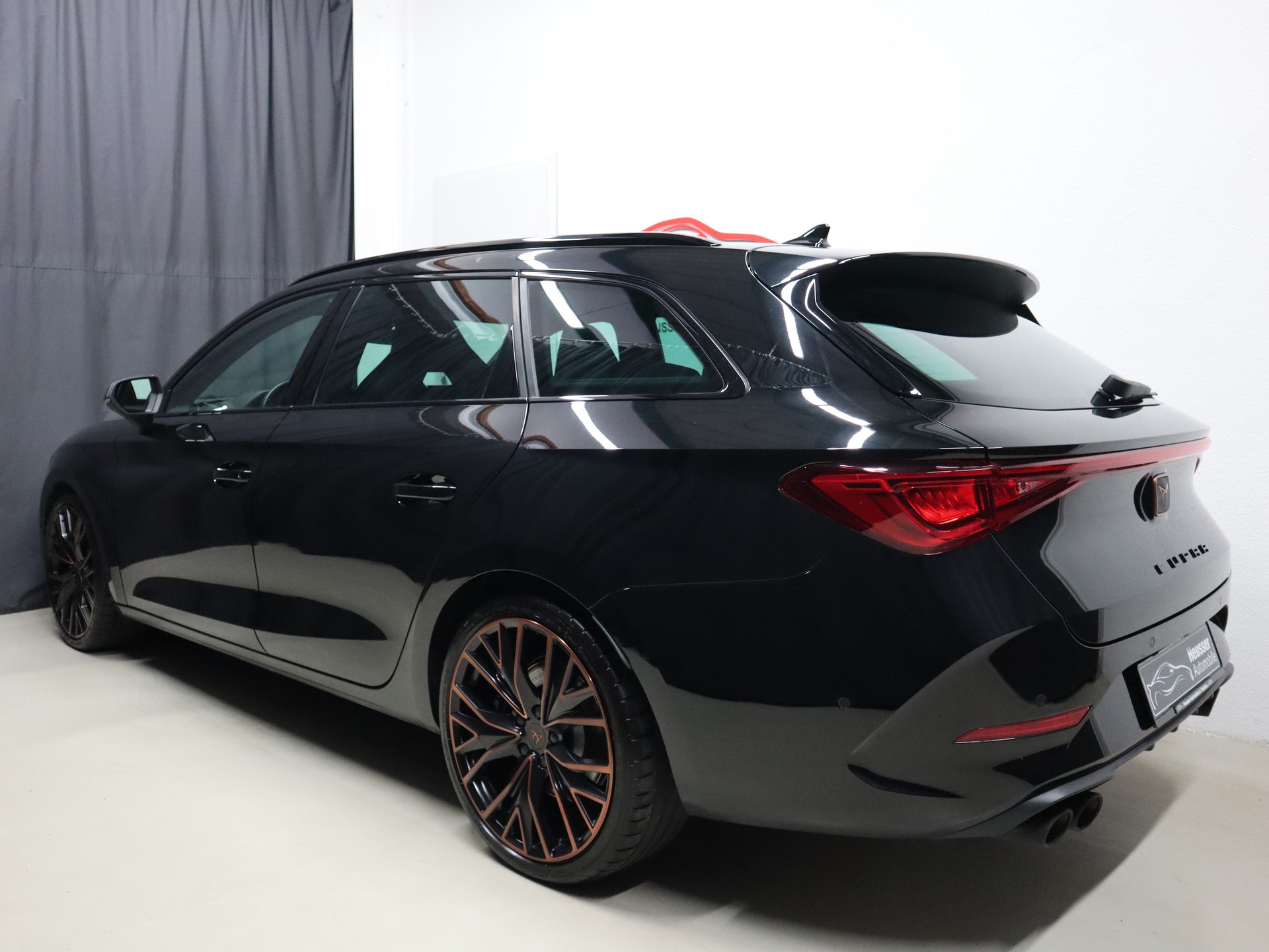 CUPRA LEON ST 2.0 TSI VZ DSG 4Drive - Panorama - Navi - Leder - Sportsitze - Kamera - 310 PS-image-3