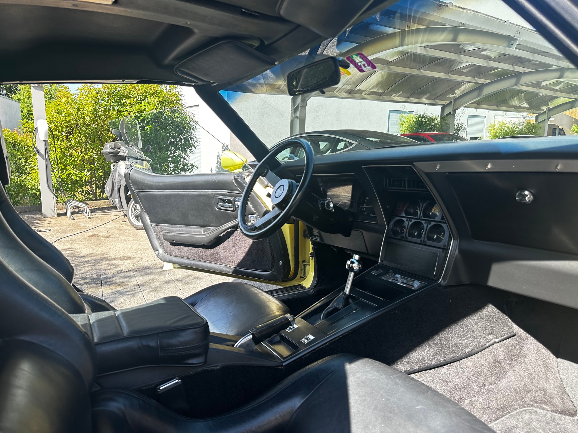 CHEVROLET CORVETTE-image-17