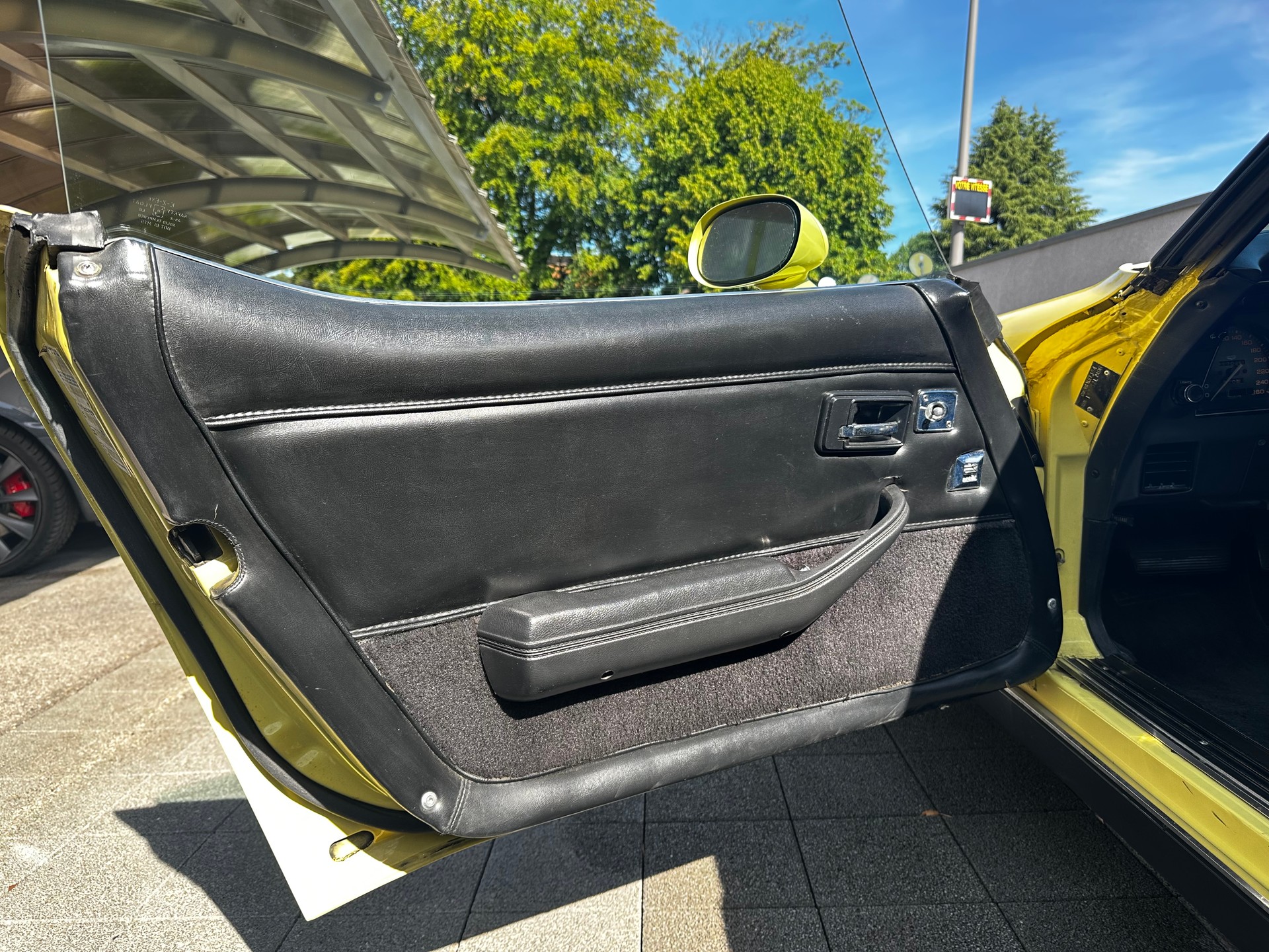 CHEVROLET CORVETTE-image-11