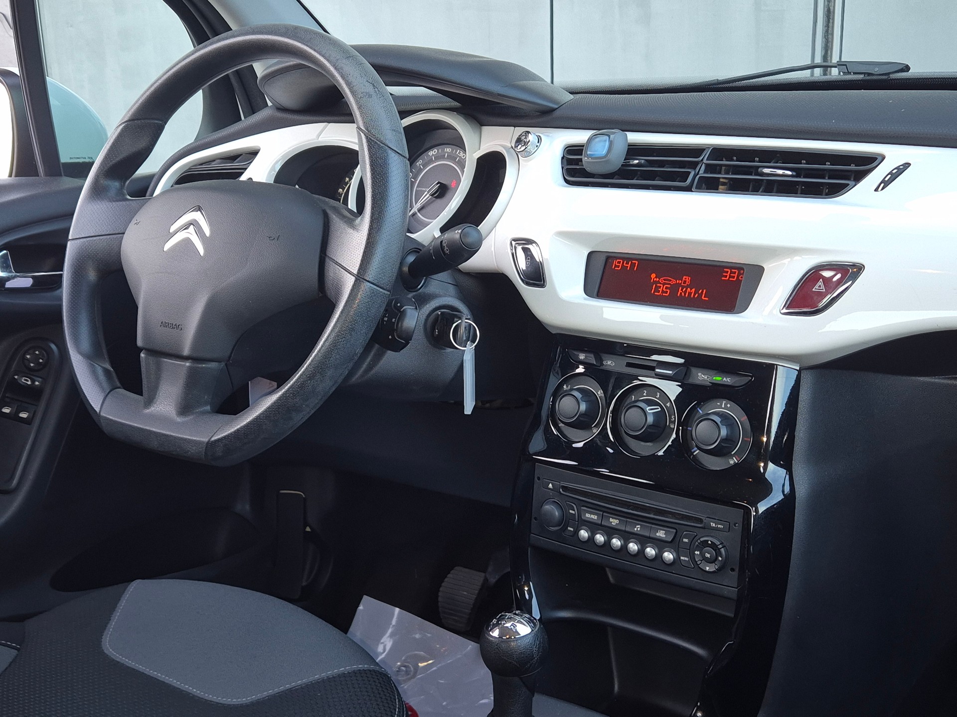 CITROEN C3 1.4i Tonic-image-10