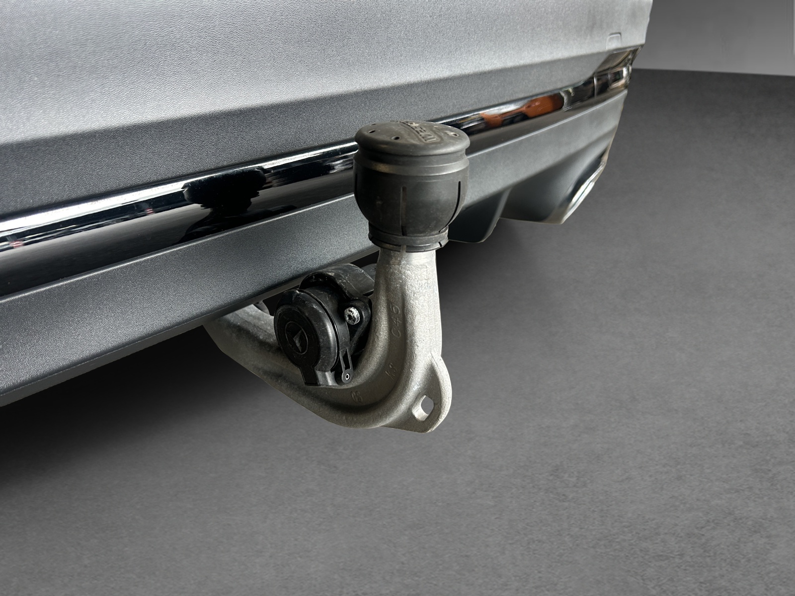 MERCEDES-BENZ GLA 200 AMG Line 7G-DCT-image-10