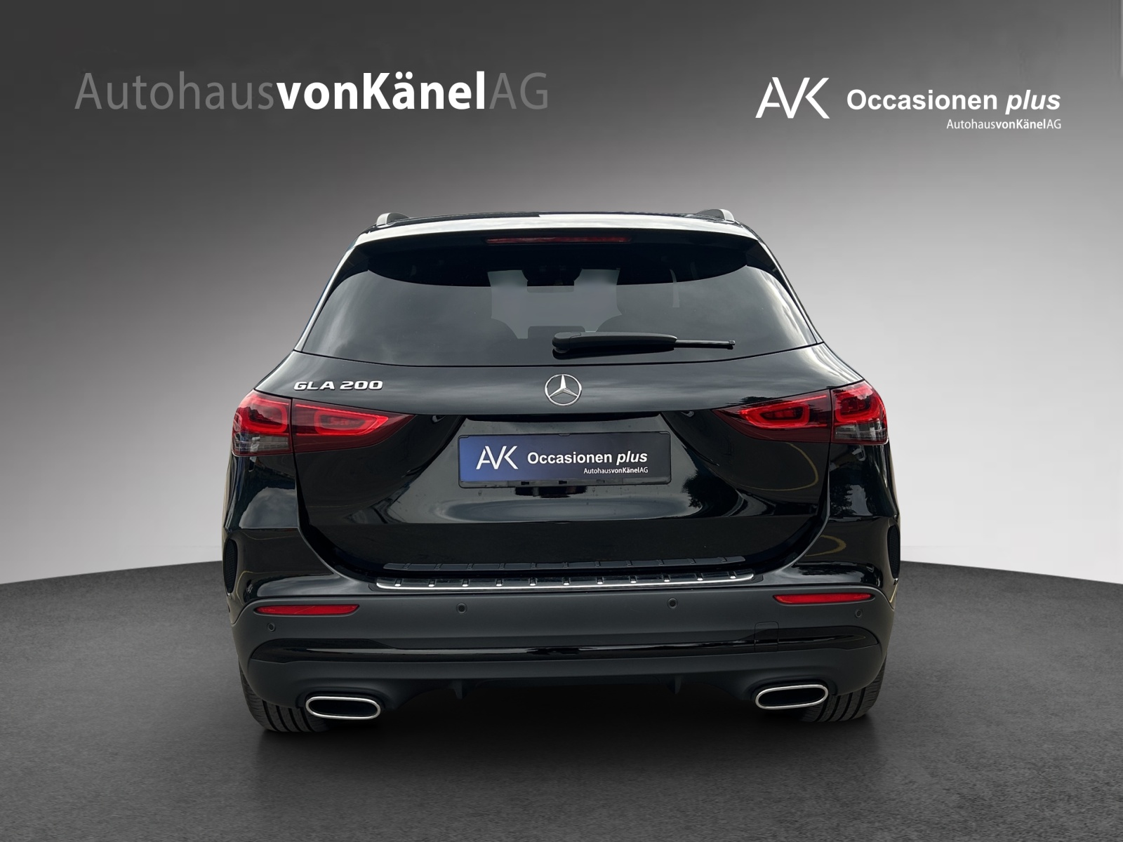 MERCEDES-BENZ GLA 200 AMG Line 7G-DCT-image-4
