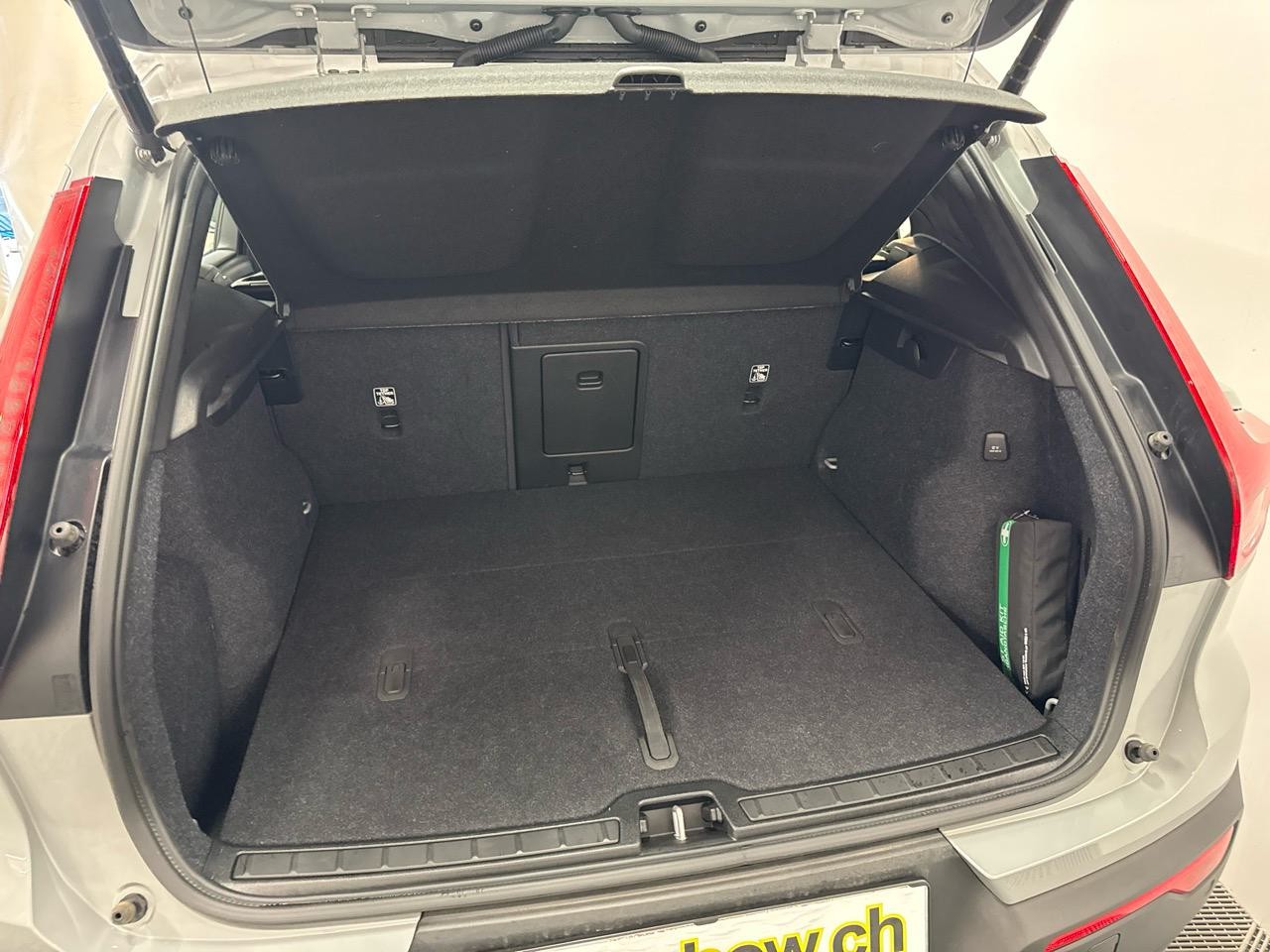 VOLVO XC40 B3 Benzin Mild Hybrid Plus Dark DCT-image-14