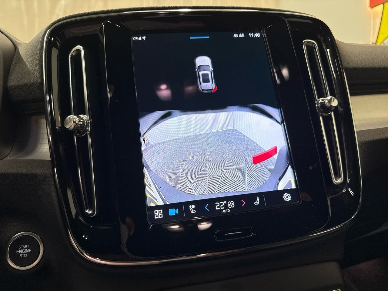 VOLVO XC40 B3 Benzin Mild Hybrid Plus Dark DCT-image-10