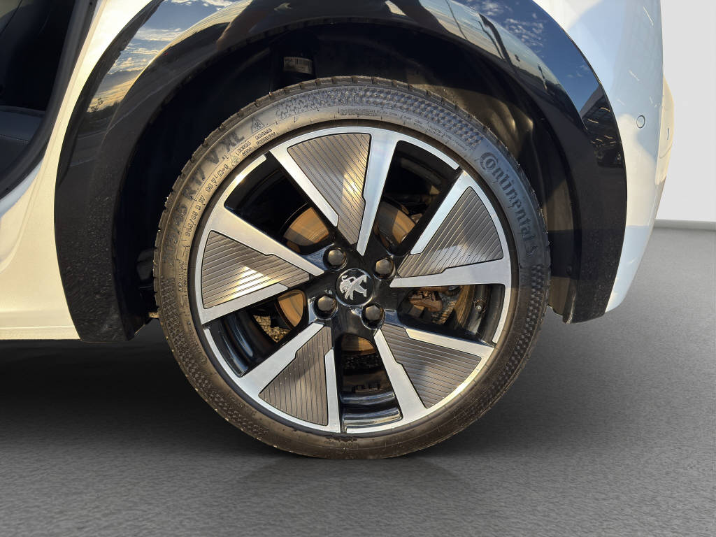 PEUGEOT 208-image-14