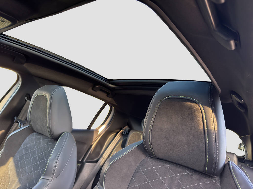 PEUGEOT 208-image-15
