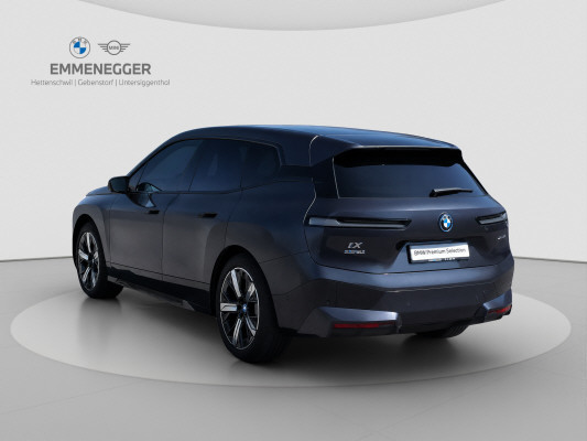 BMW iX xDrive50-image-5