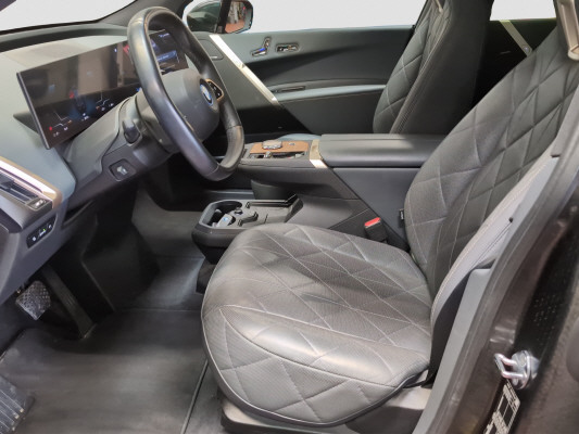 BMW iX xDrive50-image-7
