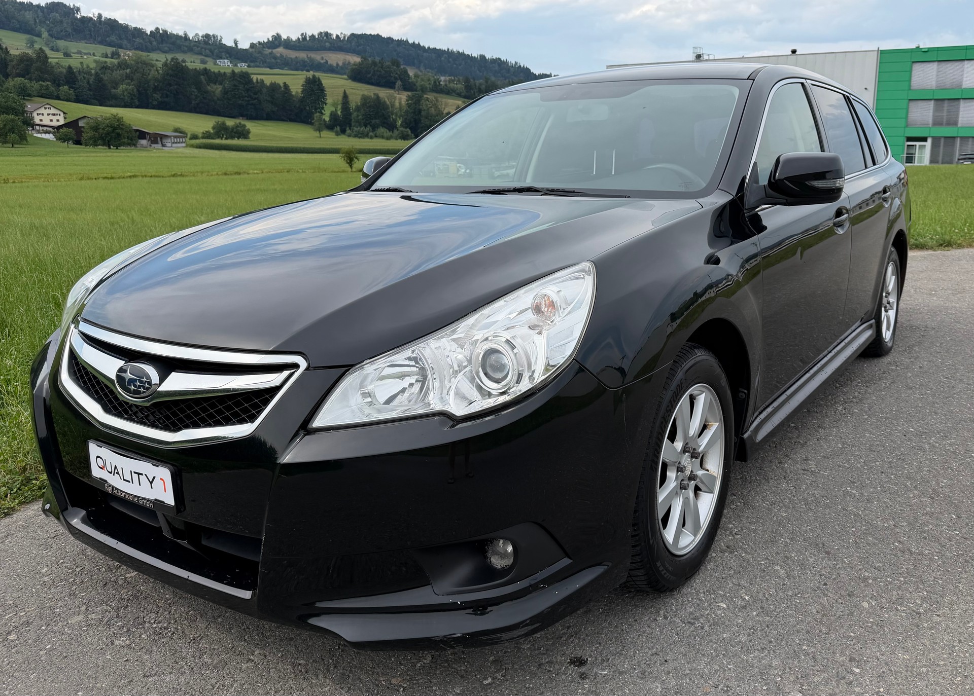 SUBARU Legacy 2.0i Limited AWD-image-0