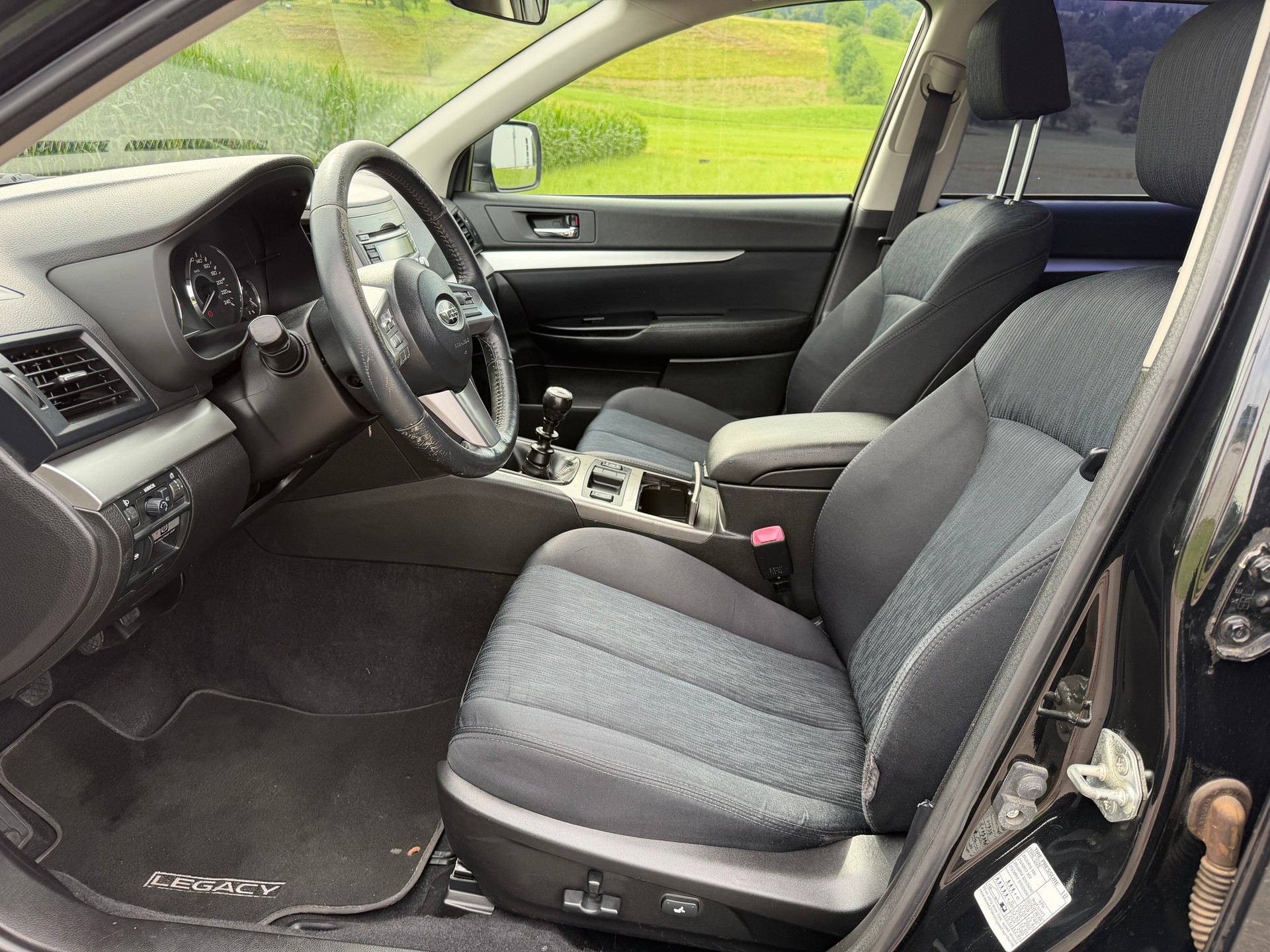 SUBARU Legacy 2.0i Limited AWD-image-7
