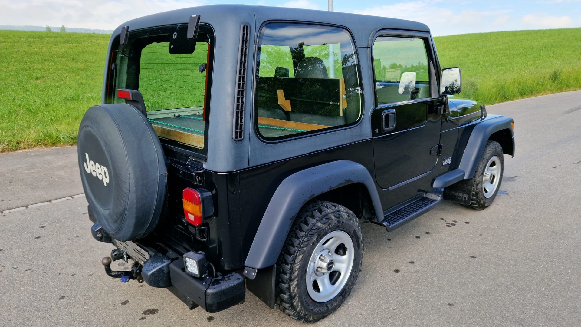 JEEP 4.0 Sport Hard Top-image-1