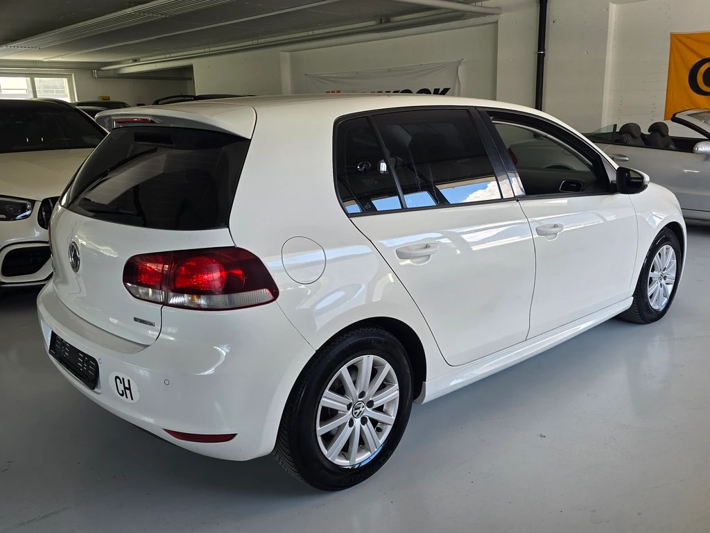 VW Golf 1.6 TDI BlueMotion Trendline-image-2