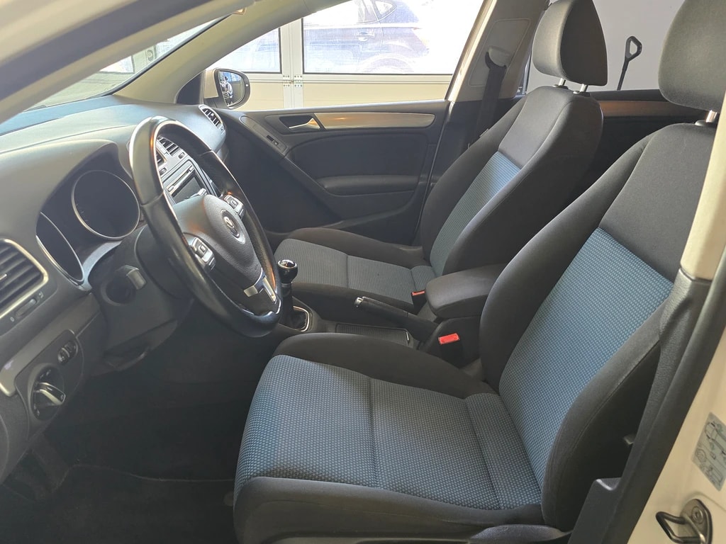 VW Golf 1.6 TDI BlueMotion Trendline-image-5