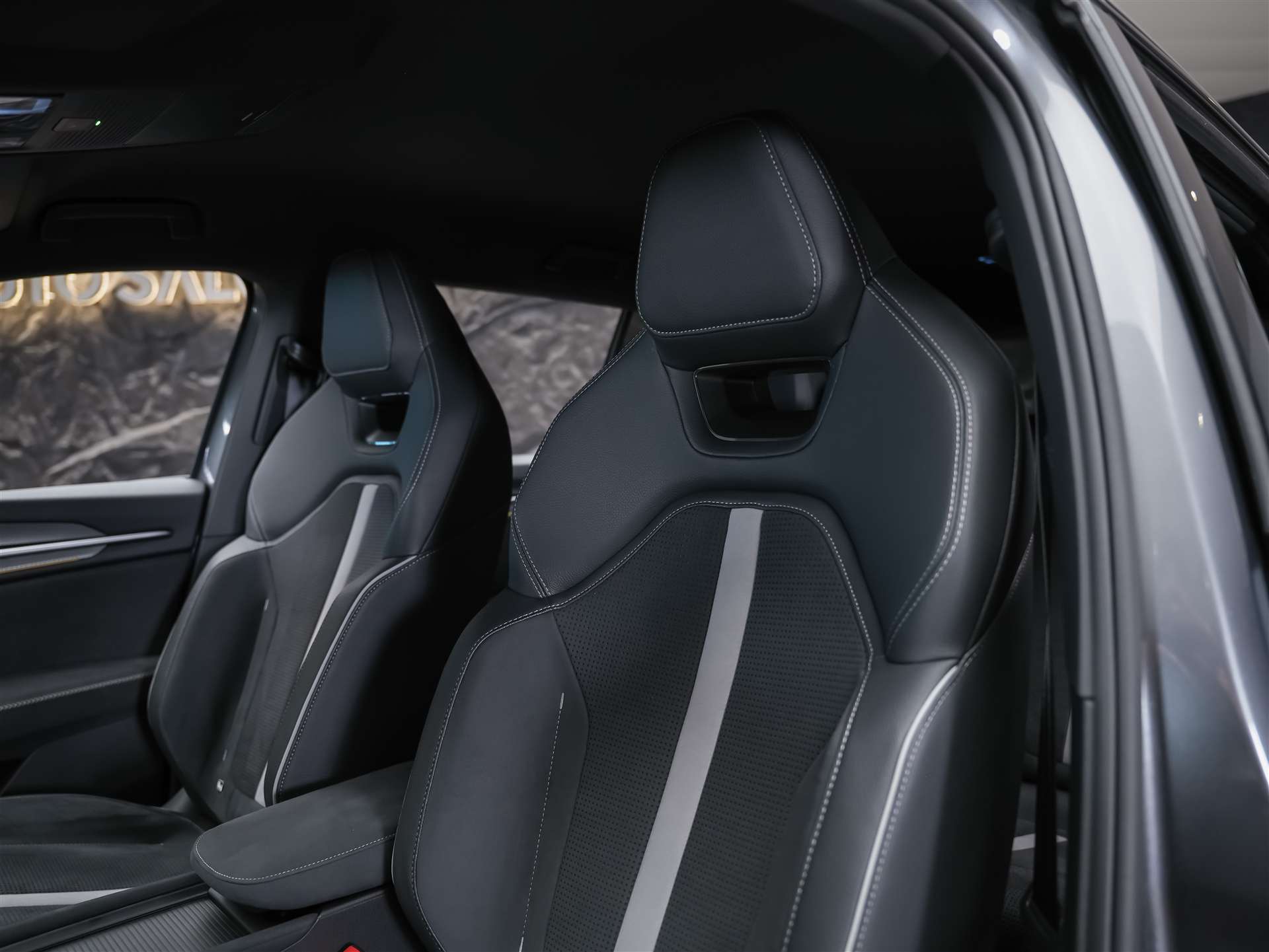 SKODA Kodiaq 2.0 TSI Sportline 4x4 *7 Plätzer*Abstandsregler*Matrix LED Scheinwerfer*-image-9
