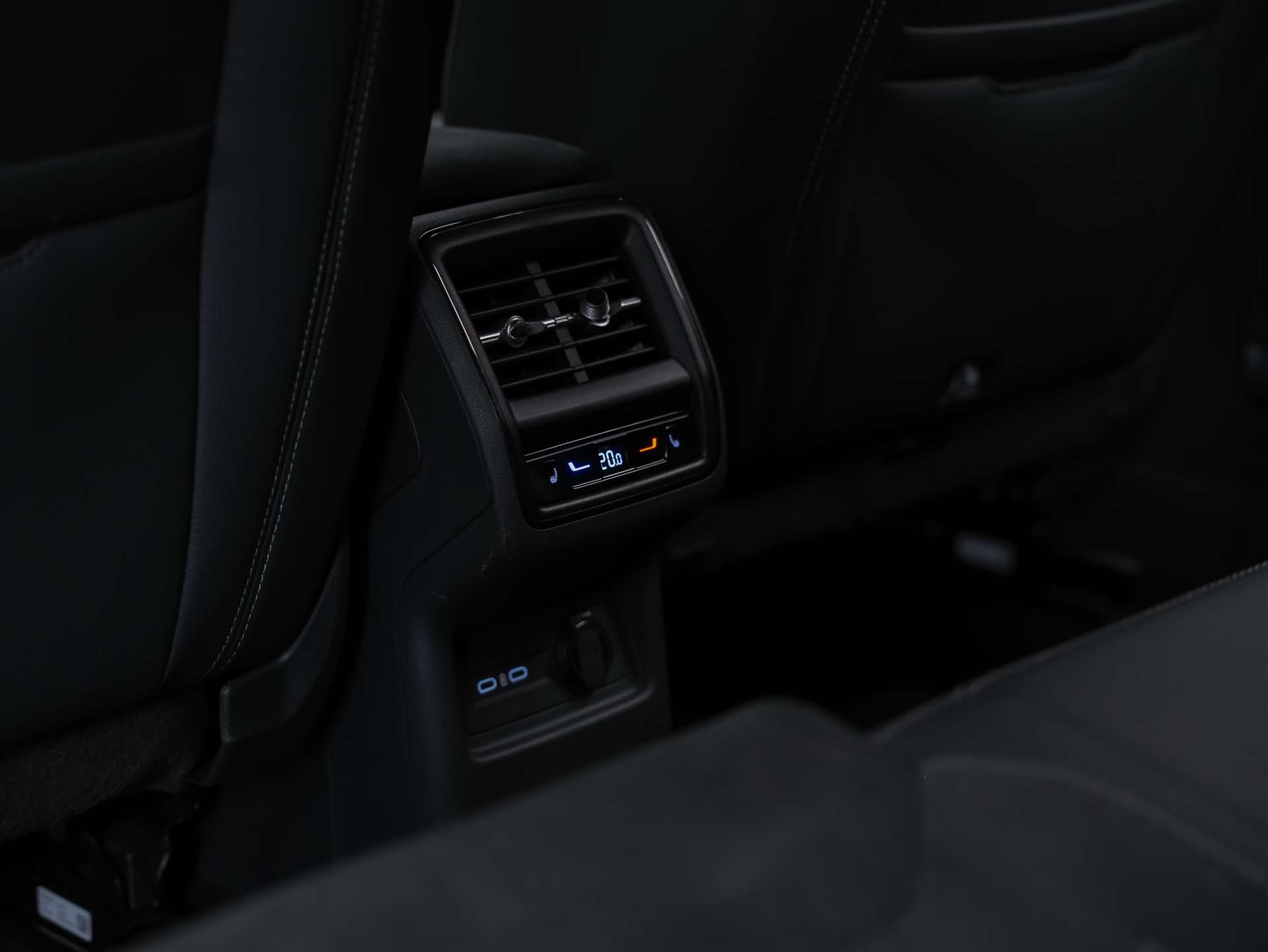 SKODA Kodiaq 2.0 TDI Sportline 4x4 *7 Plätzer*Abstandsregler*Matrix LED Scheinwerfer*-image-14