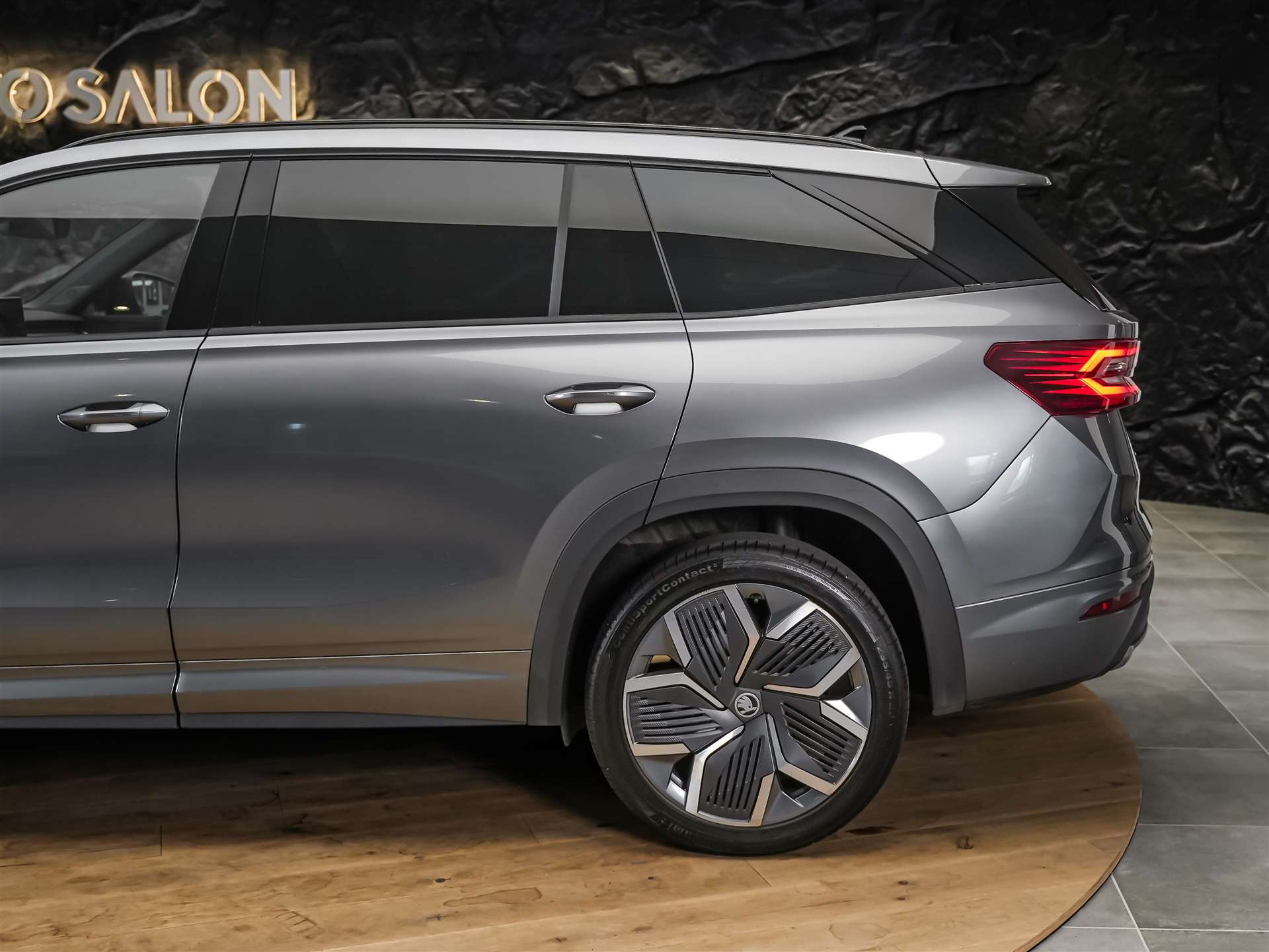 SKODA Kodiaq 2.0 TSI Sportline 4x4 *7 Plätzer*Abstandsregler*Matrix LED Scheinwerfer*-image-18