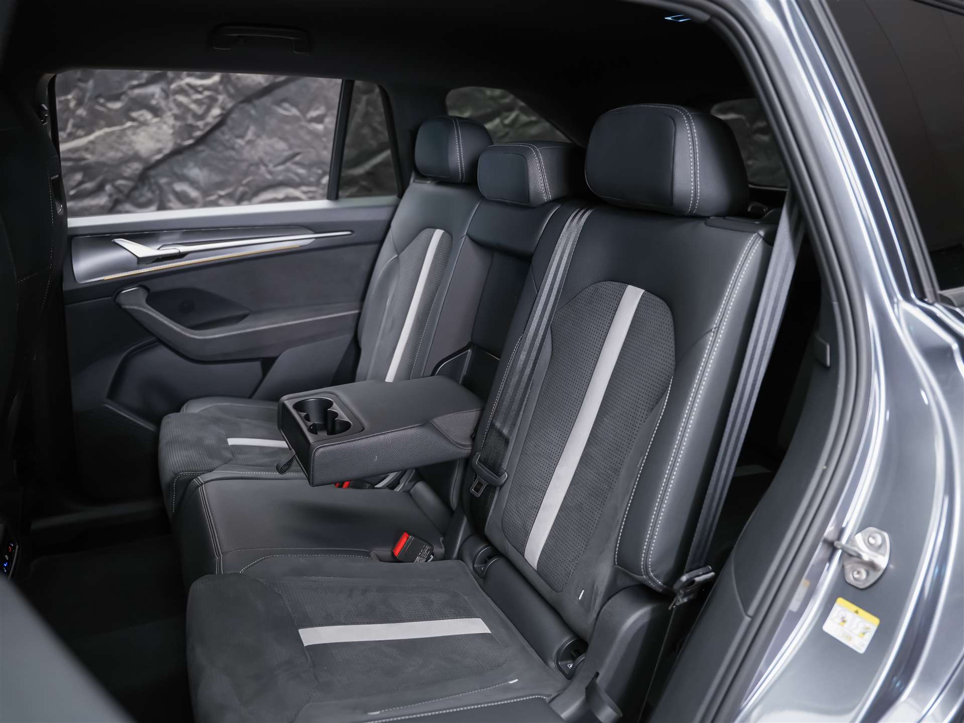 SKODA Kodiaq 2.0 TSI Sportline 4x4 *7 Plätzer*Abstandsregler*Matrix LED Scheinwerfer*-image-12