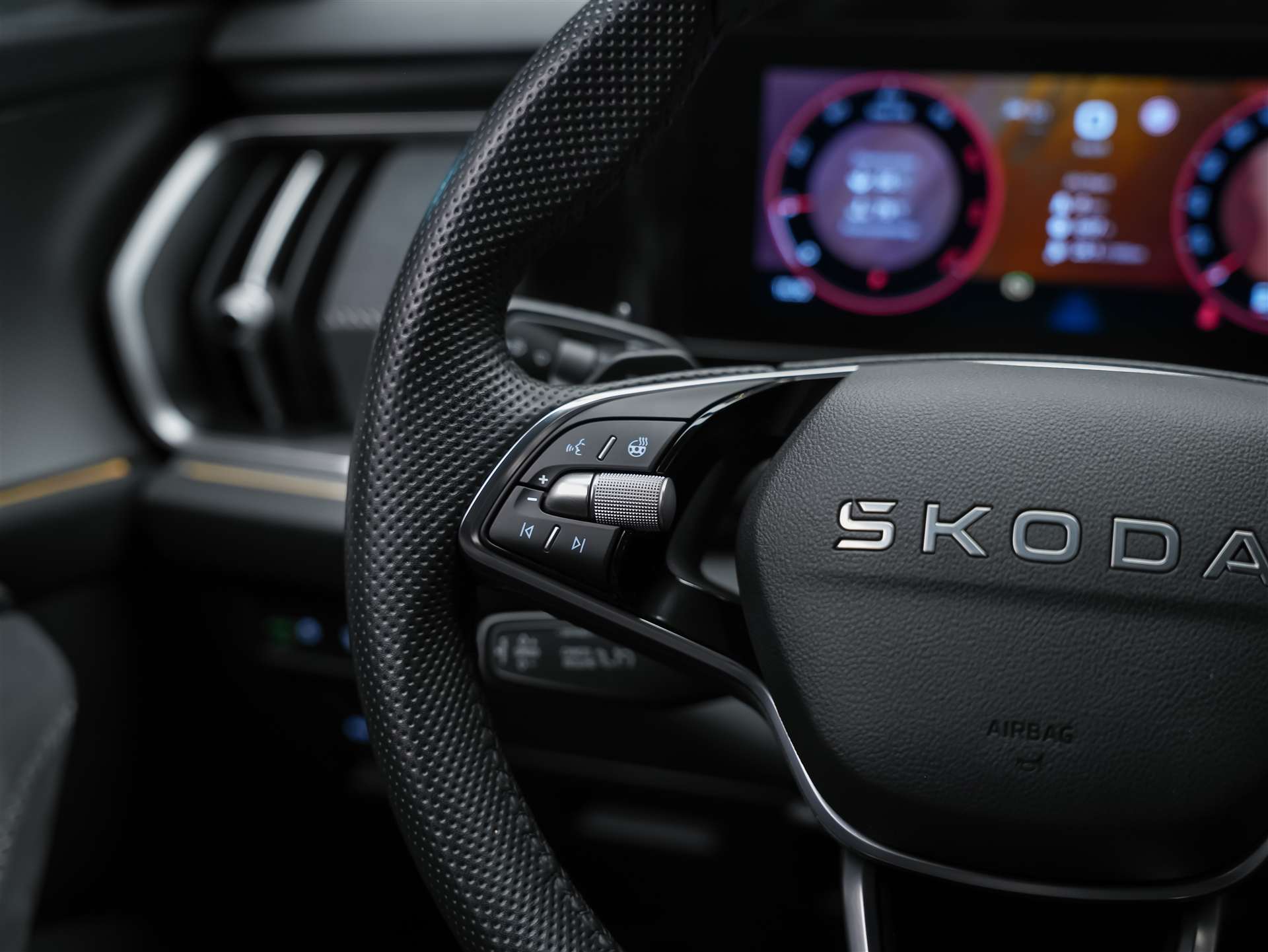 SKODA Kodiaq 2.0 TSI Sportline 4x4 *7 Plätzer*Abstandsregler*Matrix LED Scheinwerfer*-image-28