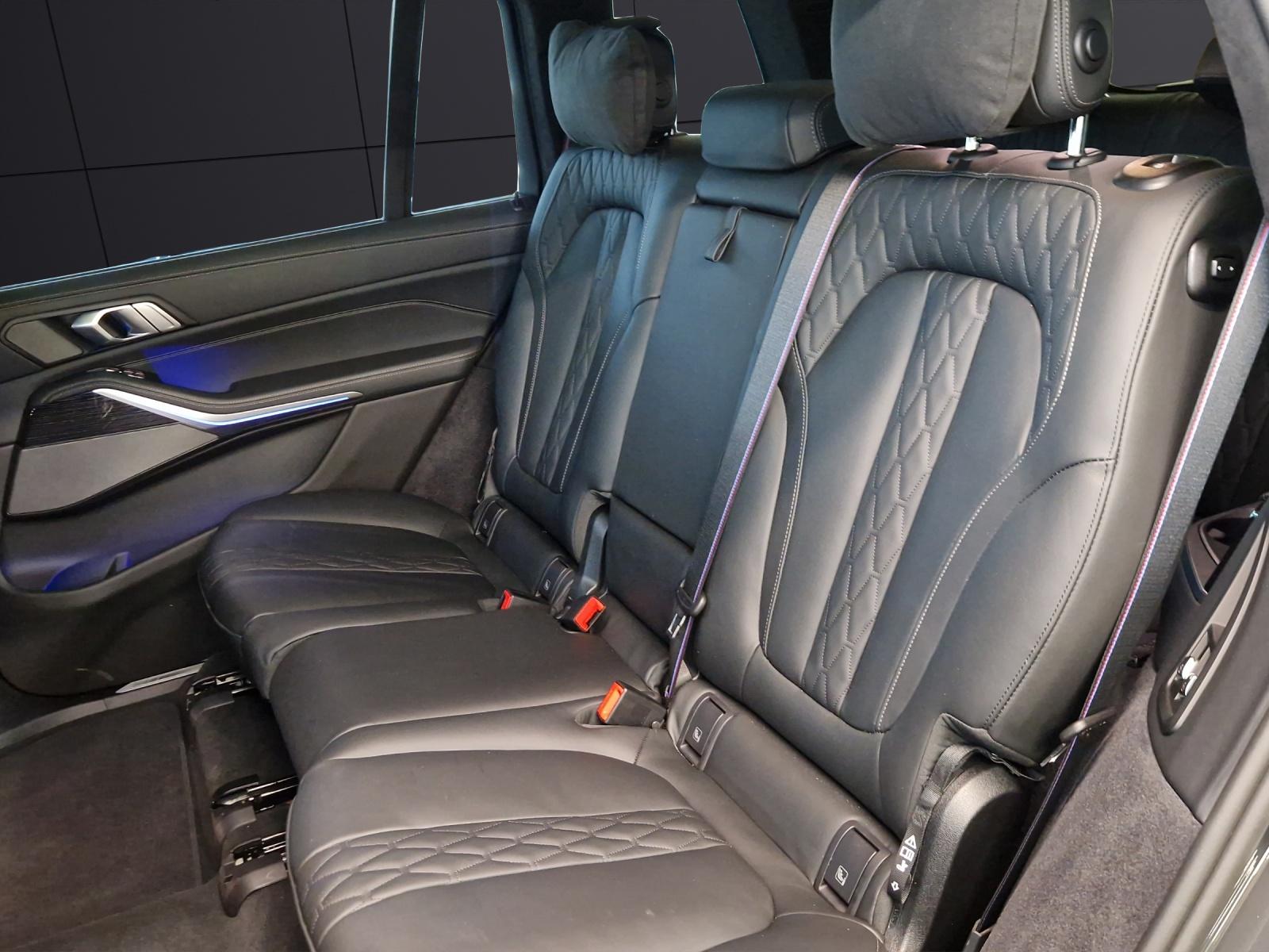 BMW X7 40d xDrive-image-11