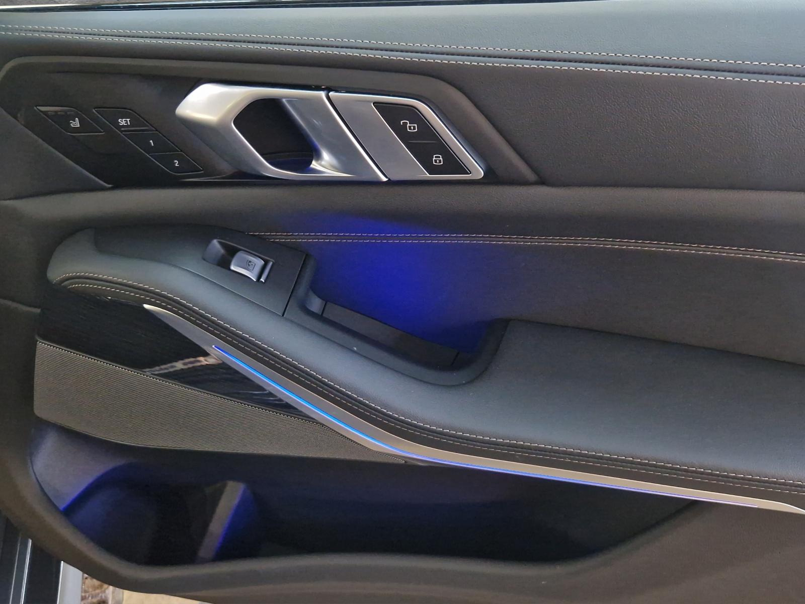BMW X7 40d xDrive-image-15