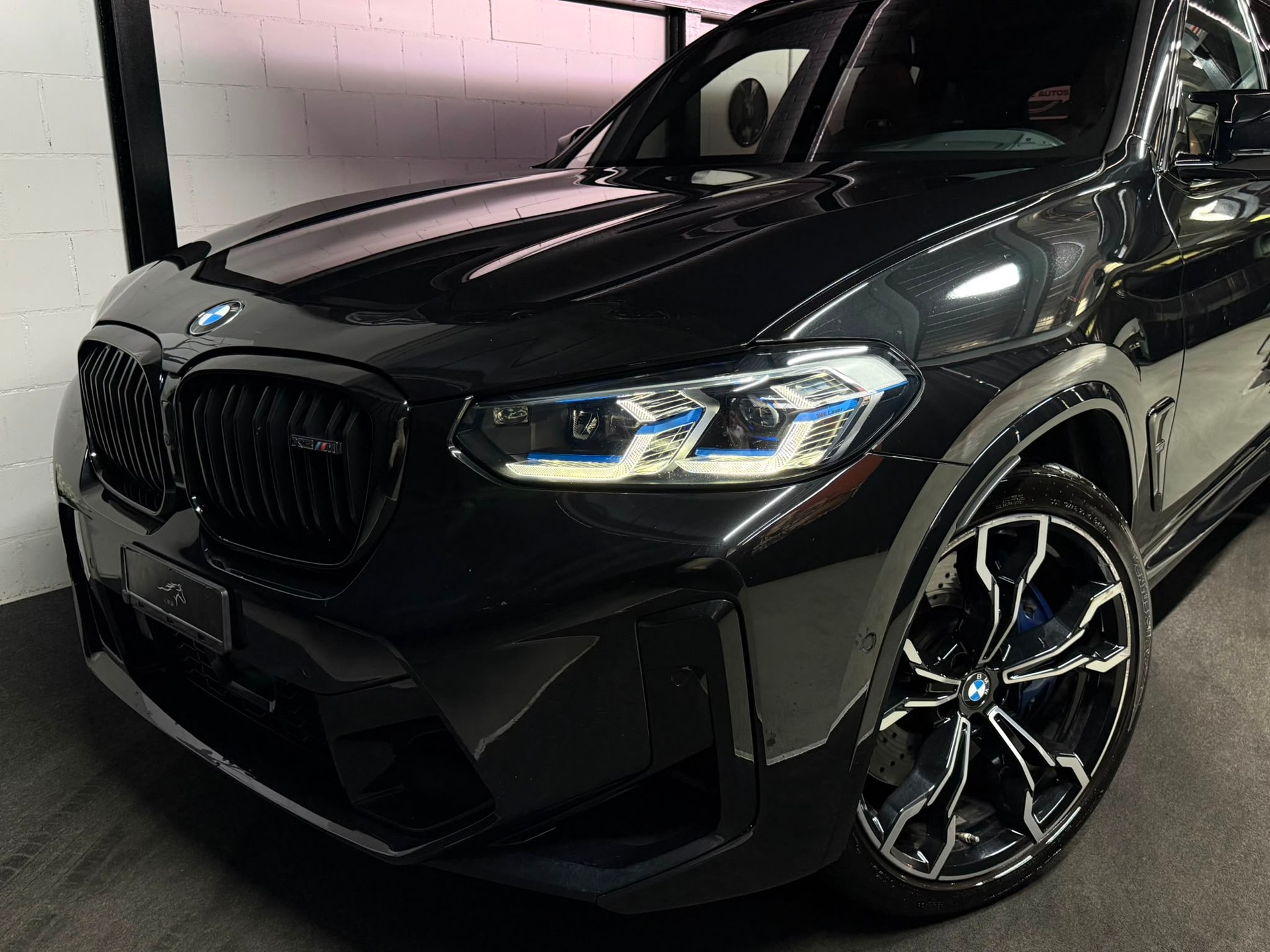 BMW X3 xDrive M Competition Steptronic /Laser / Panoramadach / Carbon / Driving Assistant/ Harman-Kardon / Anhängerkupplung etc..-image-25