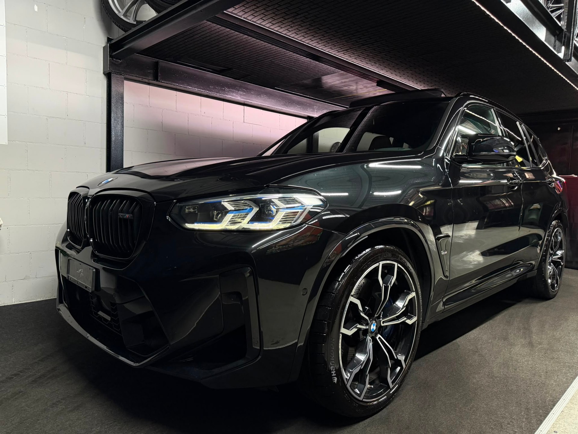 BMW X3 xDrive M Competition Steptronic /Laser / Panoramadach / Carbon / Driving Assistant/ Harman-Kardon / Anhängerkupplung etc..-image-3