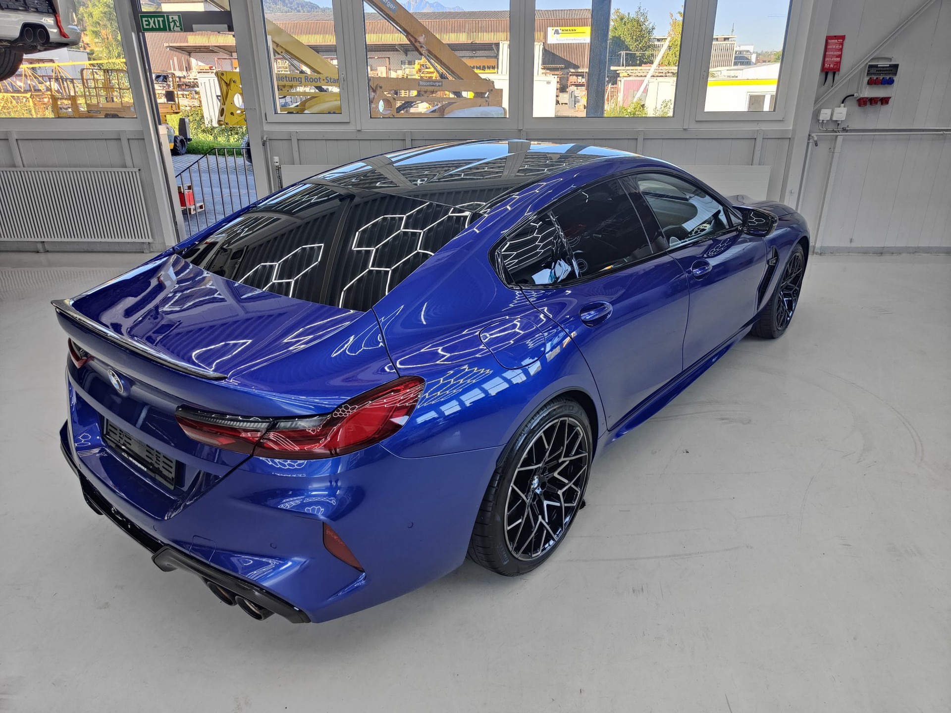 BMW M8 xDrive M Competition Steptronic-image-4