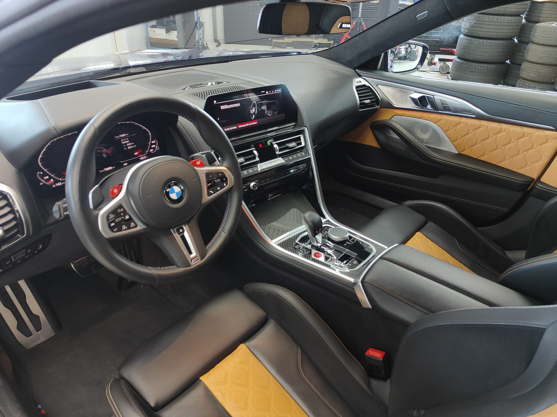 BMW M8 xDrive M Competition Steptronic-image-12