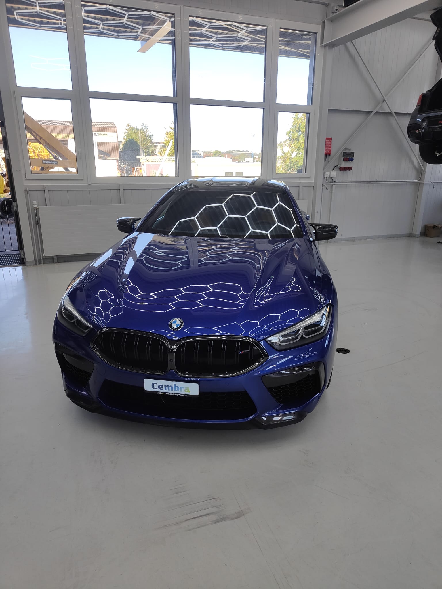 BMW M8 xDrive M Competition Steptronic-image-2