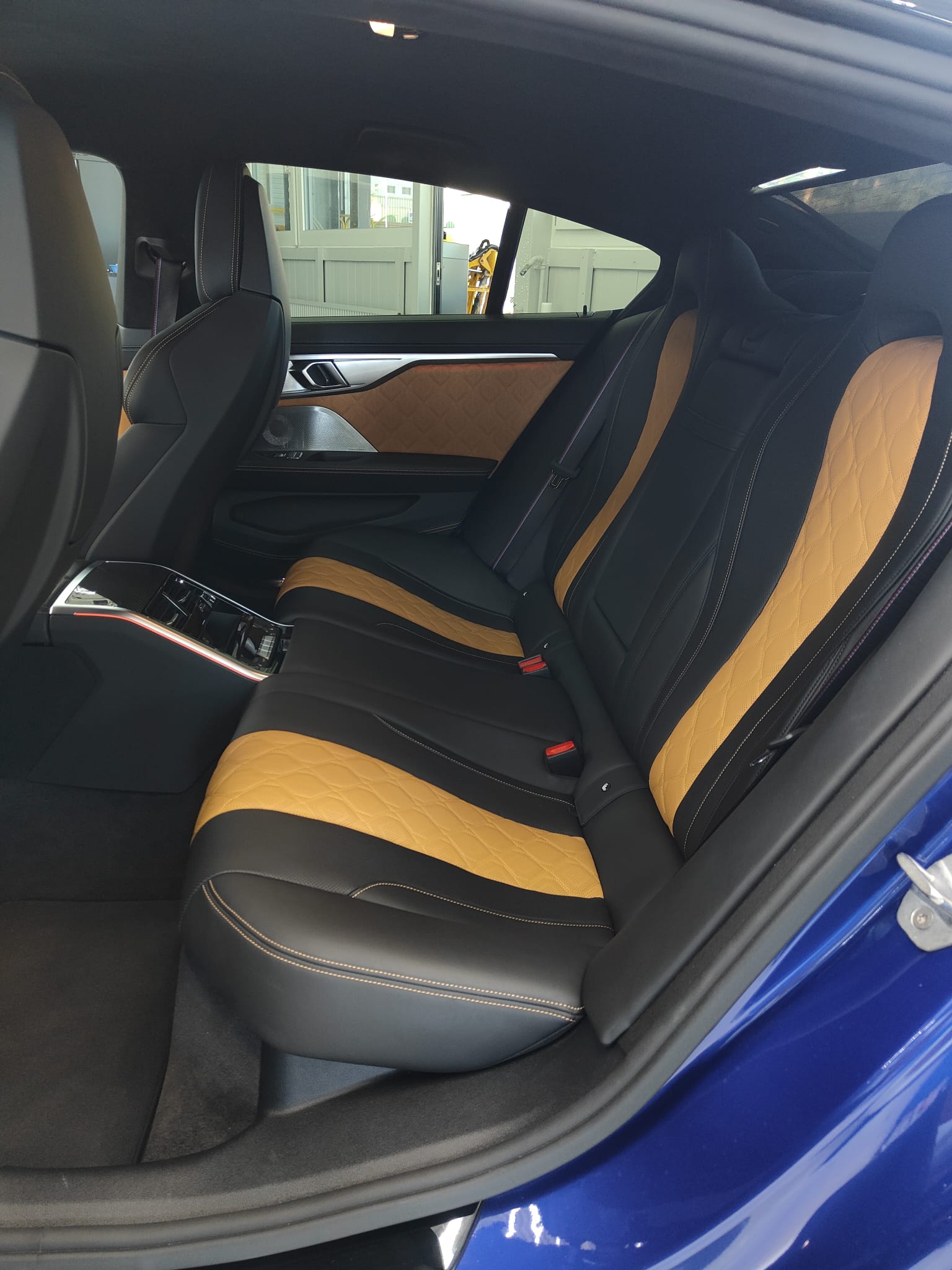 BMW M8 xDrive M Competition Steptronic-image-15