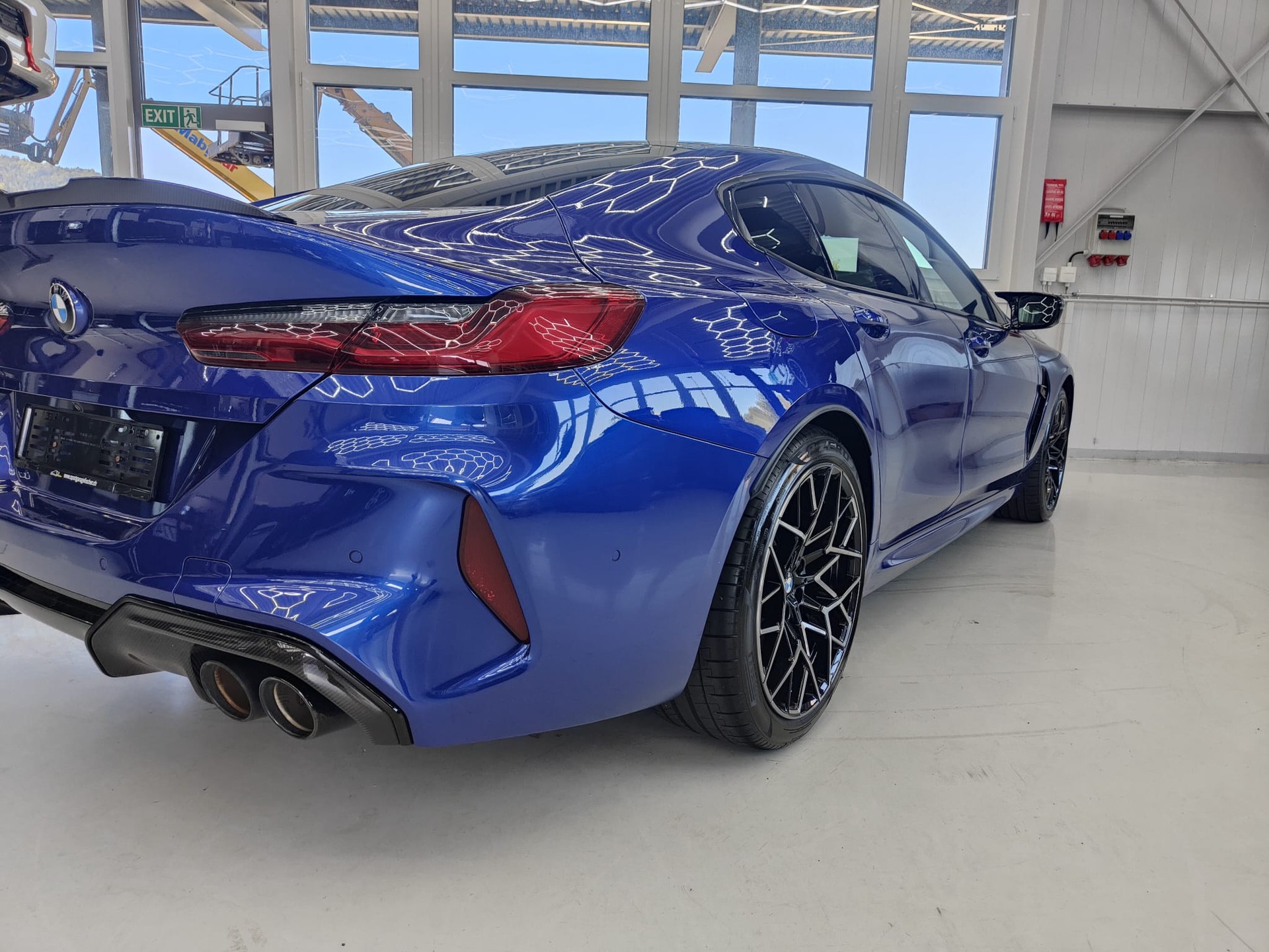 BMW M8 xDrive M Competition Steptronic-image-5