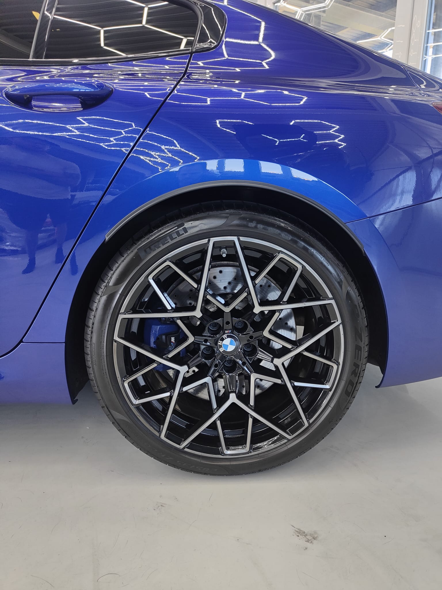 BMW M8 xDrive M Competition Steptronic-image-10