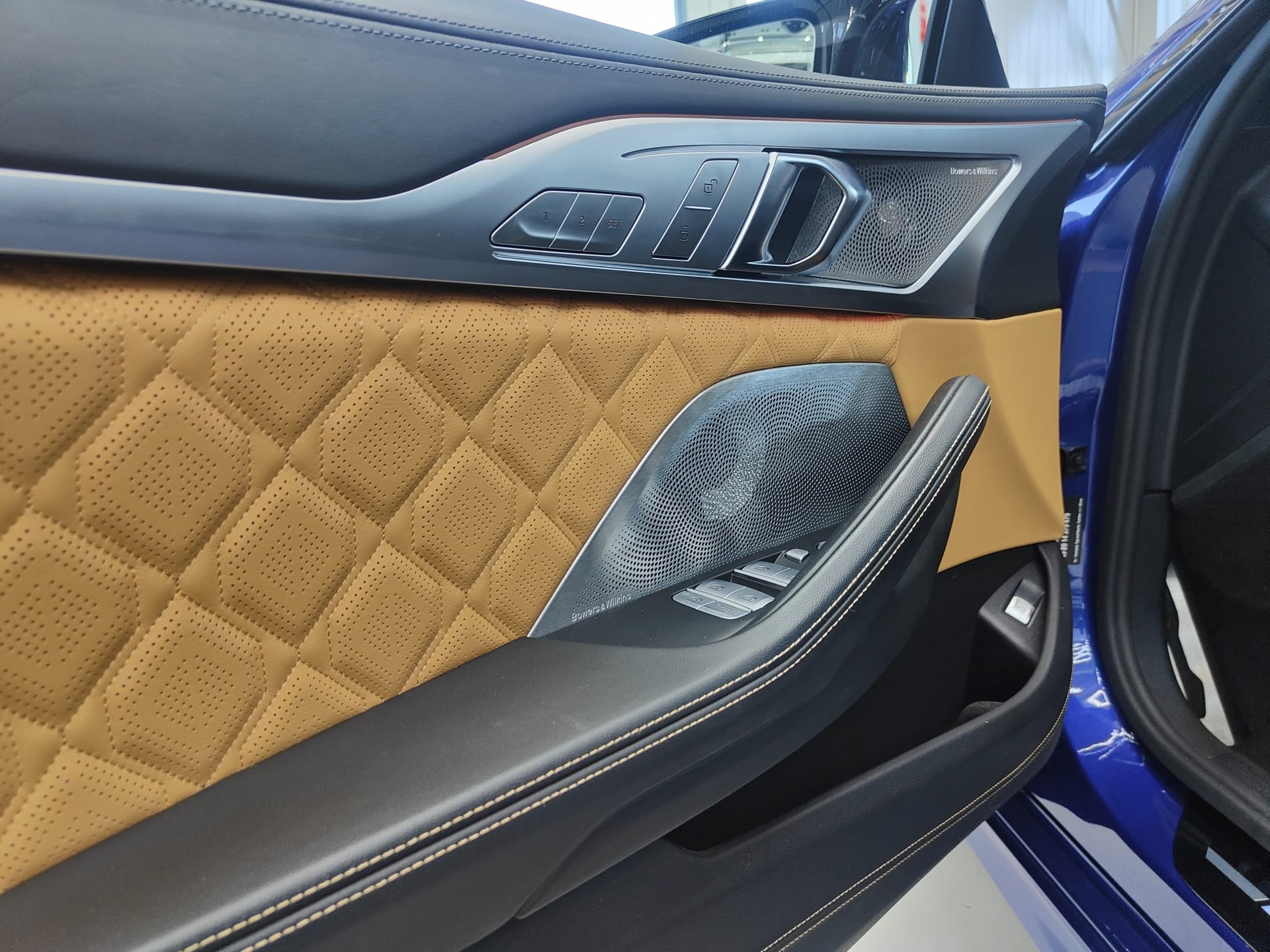 BMW M8 xDrive M Competition Steptronic-image-14