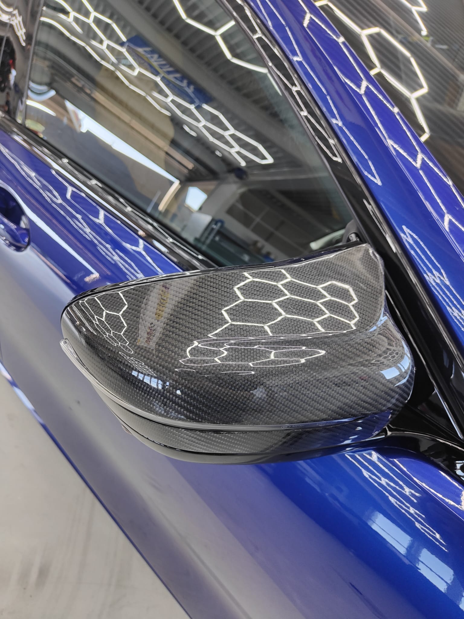 BMW M8 xDrive M Competition Steptronic-image-7