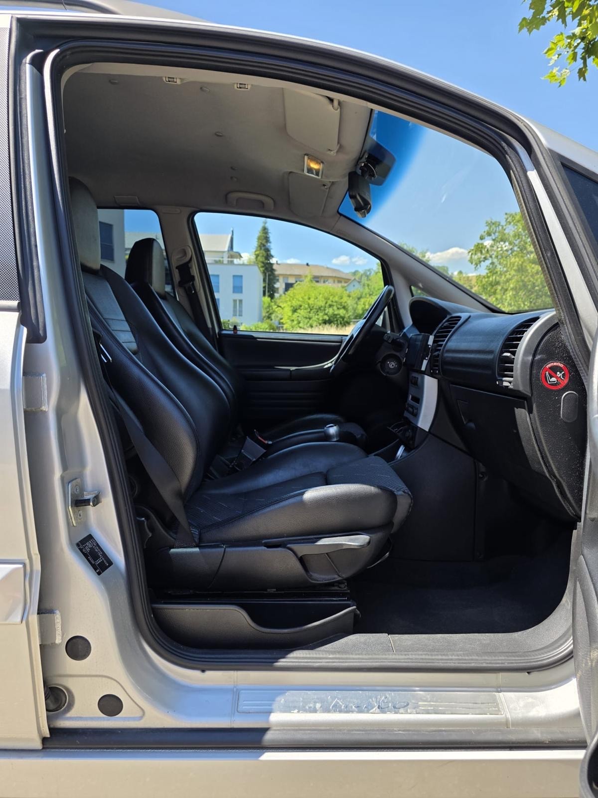 OPEL Zafira 2.0i Turbo OPC-image-8