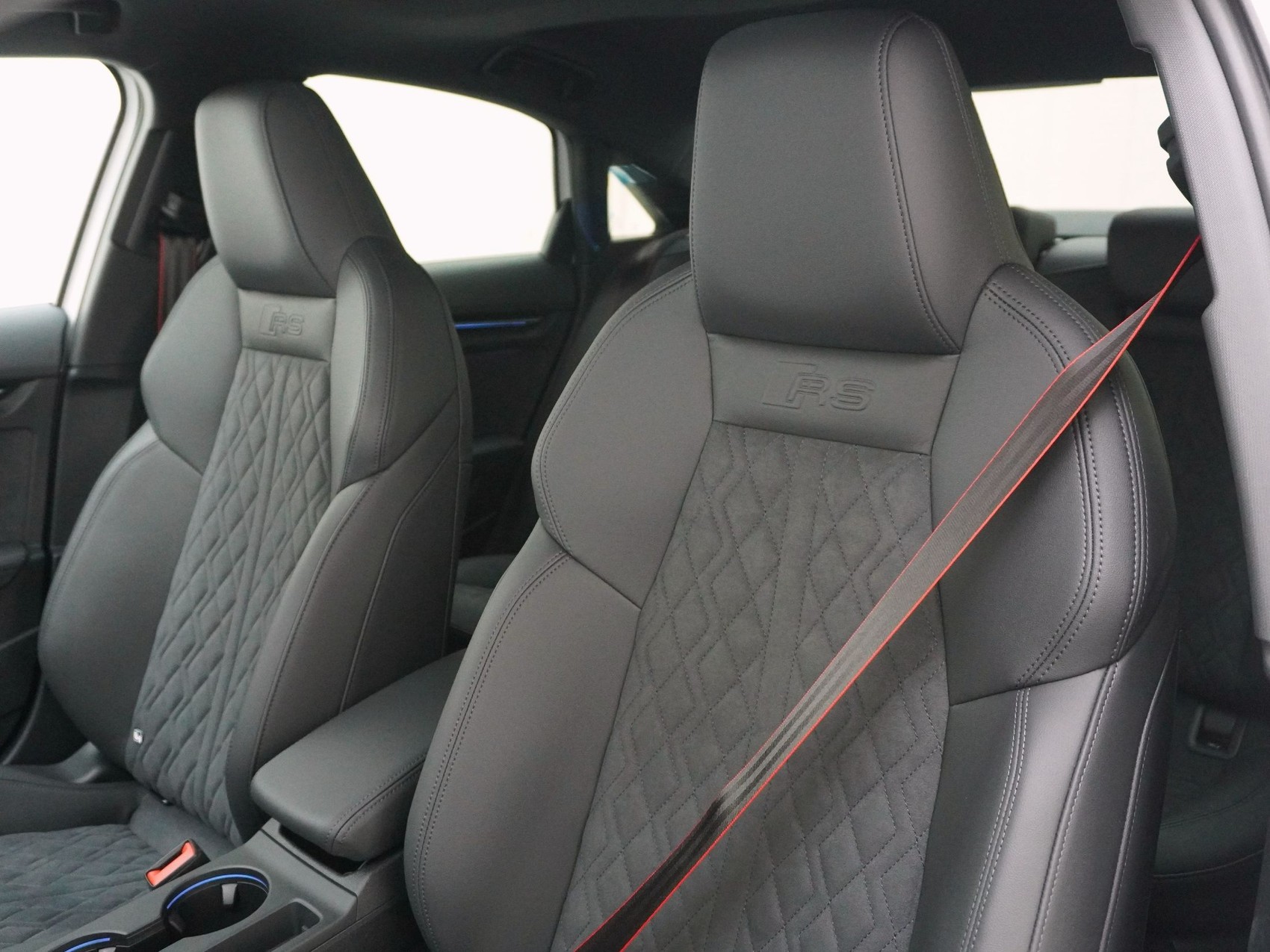 AUDI RS3 Sportback 2.5 TFSI quattro S-Tronic-image-7